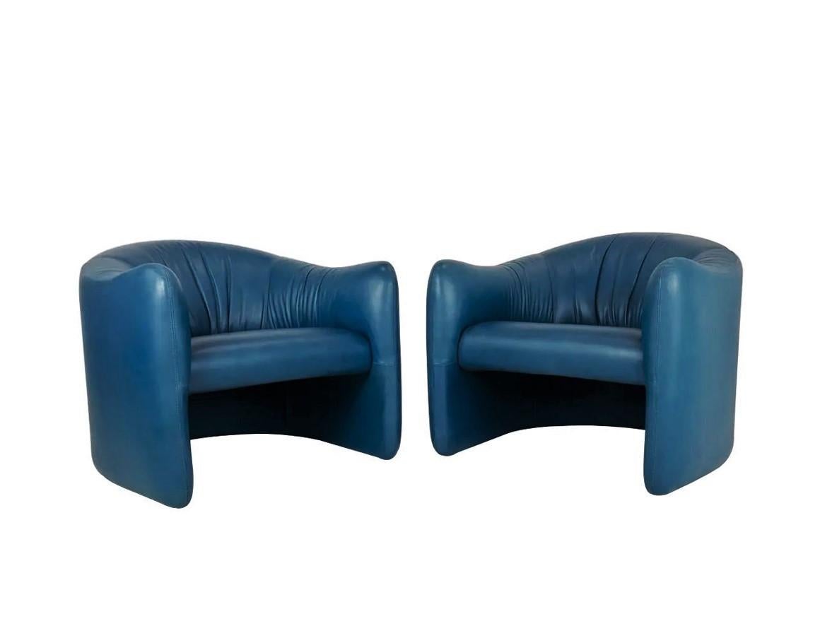 Blue Leather Lounge Chairs by Metropolitan Furniture Corporation In Excellent Condition For Sale In Dallas, TX