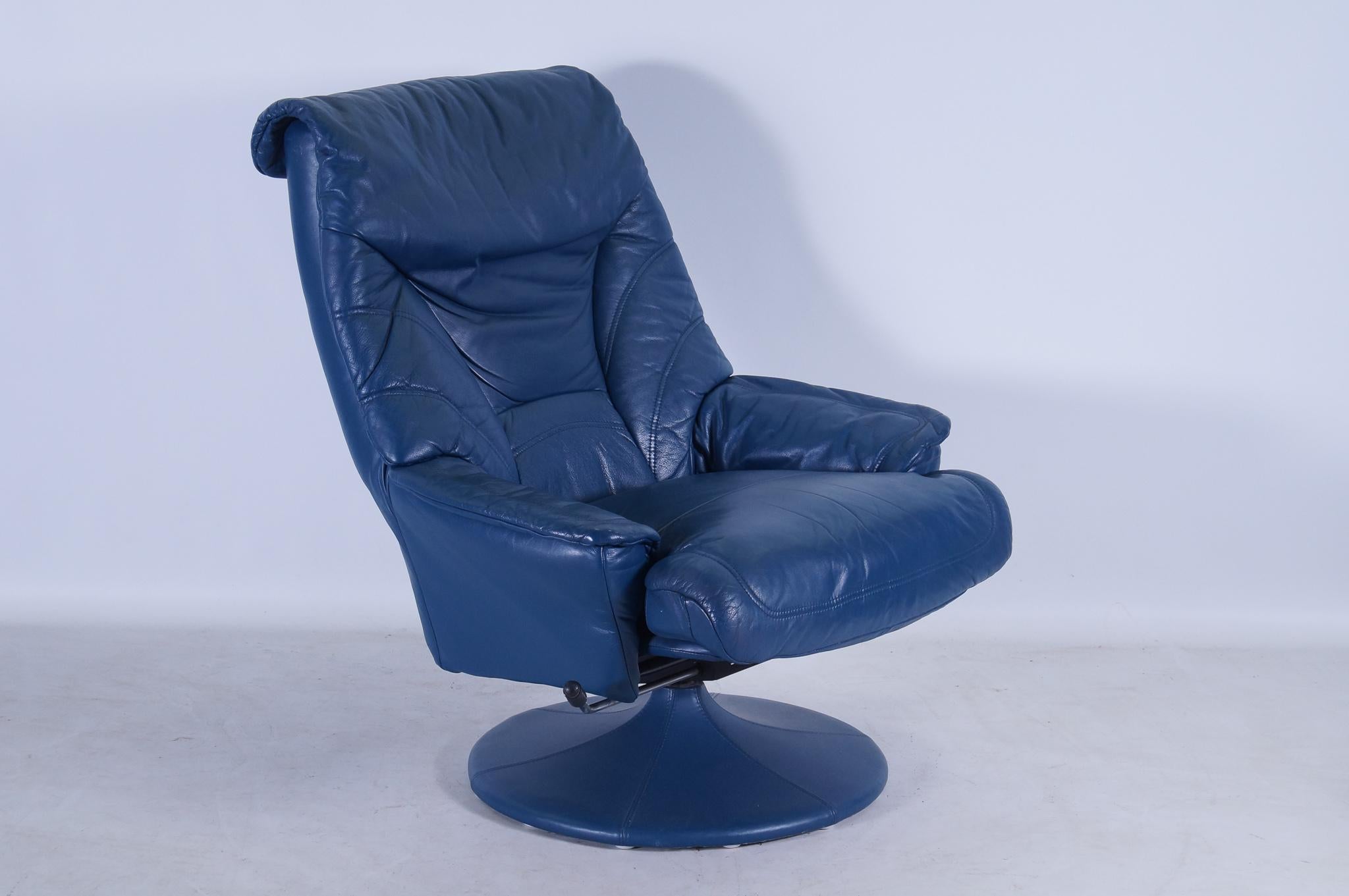 Dutch Blue Leather Recliners in the Style of Axel Enthoven, Set of 2