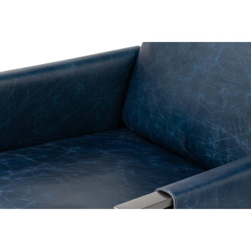 Chaise d'appoint en cuir bleu en vente 4