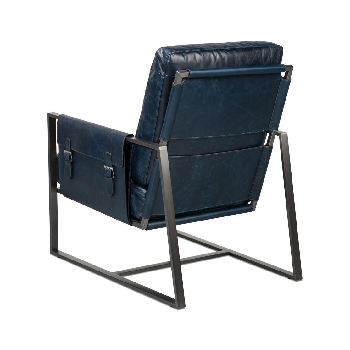 Chaise d'appoint en cuir bleu Neuf - En vente à Westwood, NJ