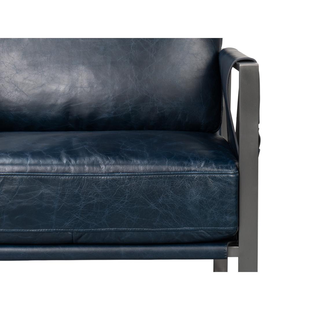 XXIe siècle et contemporain Chaise d'appoint en cuir bleu en vente