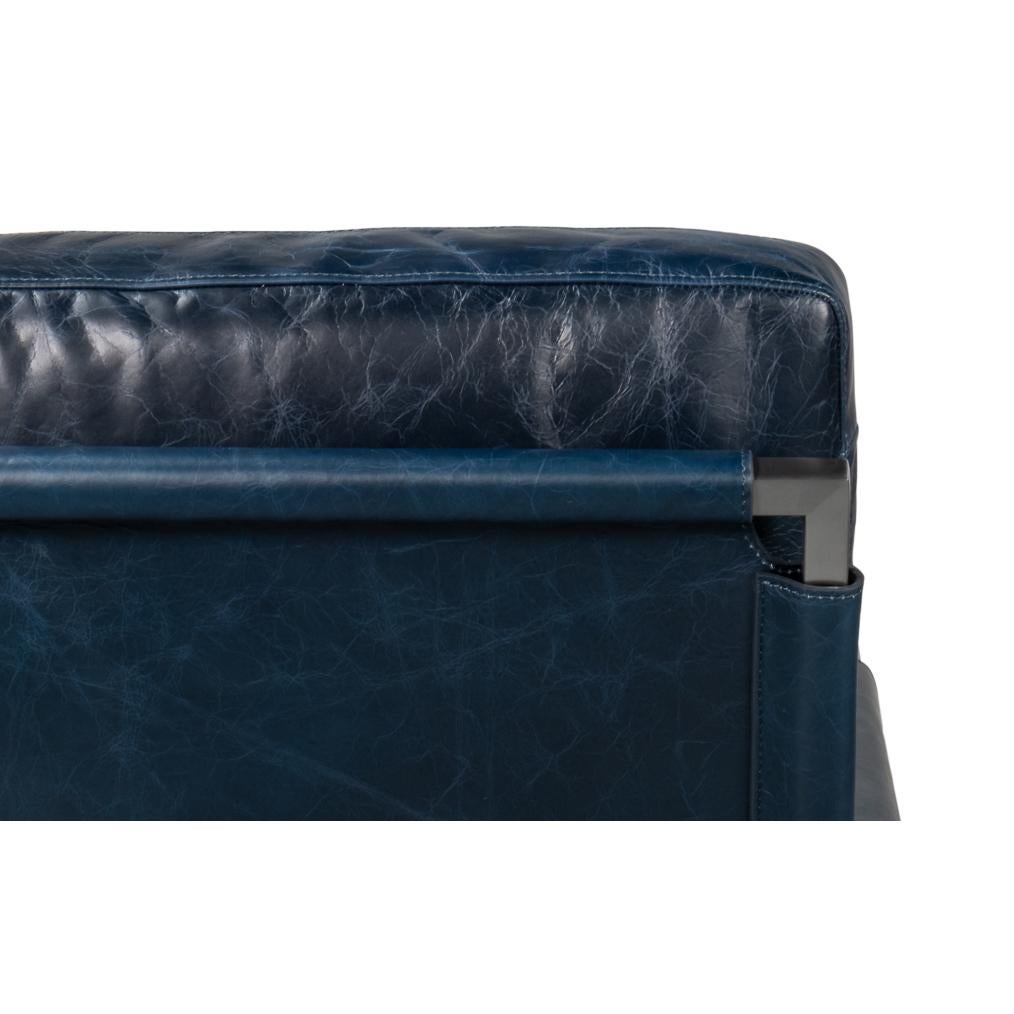Métal Chaise d'appoint en cuir bleu en vente