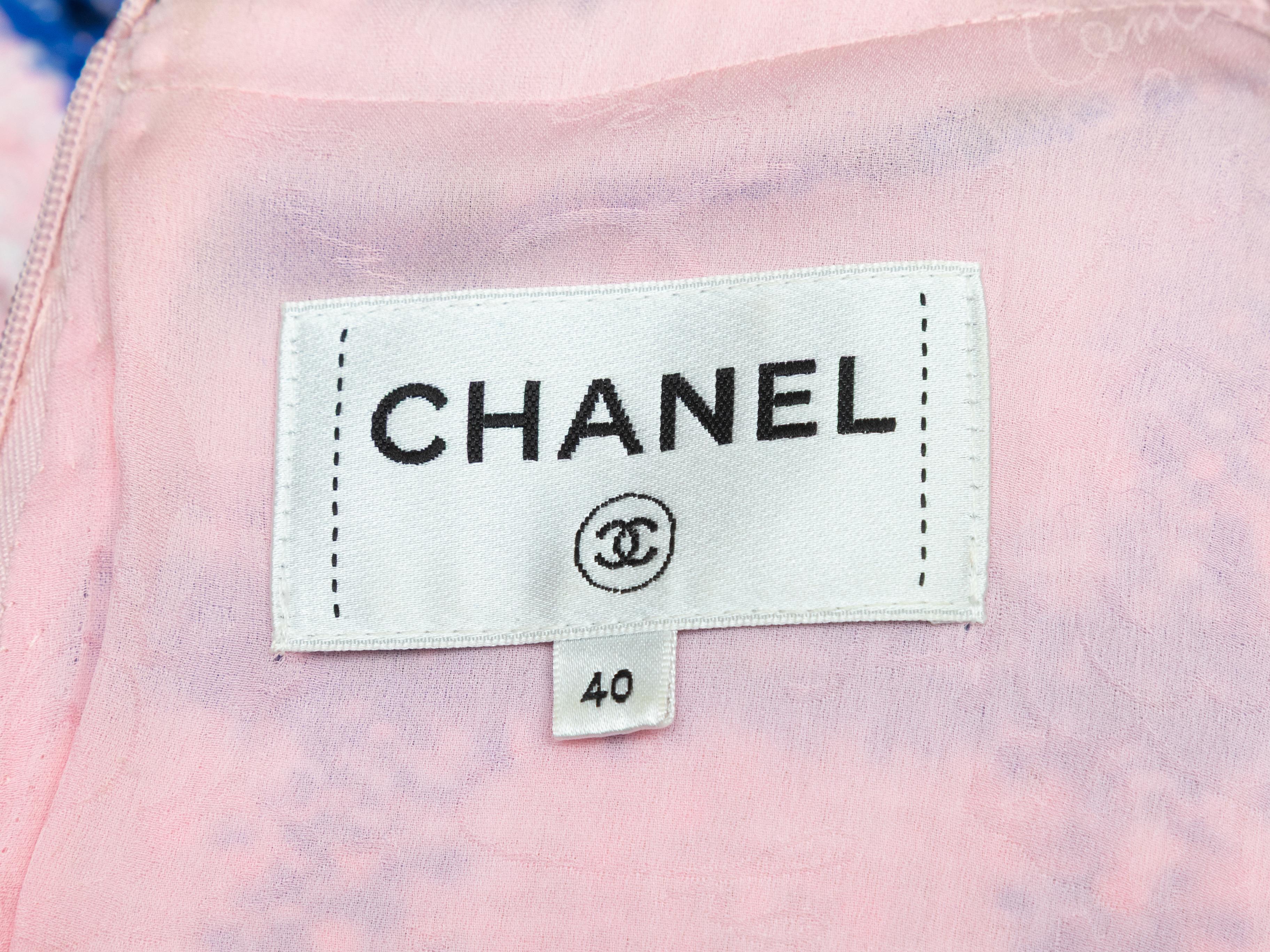 Robe en tweed à motifs quadrillés bleu et rose Light Chanel Taille FR 40 Pour femmes en vente