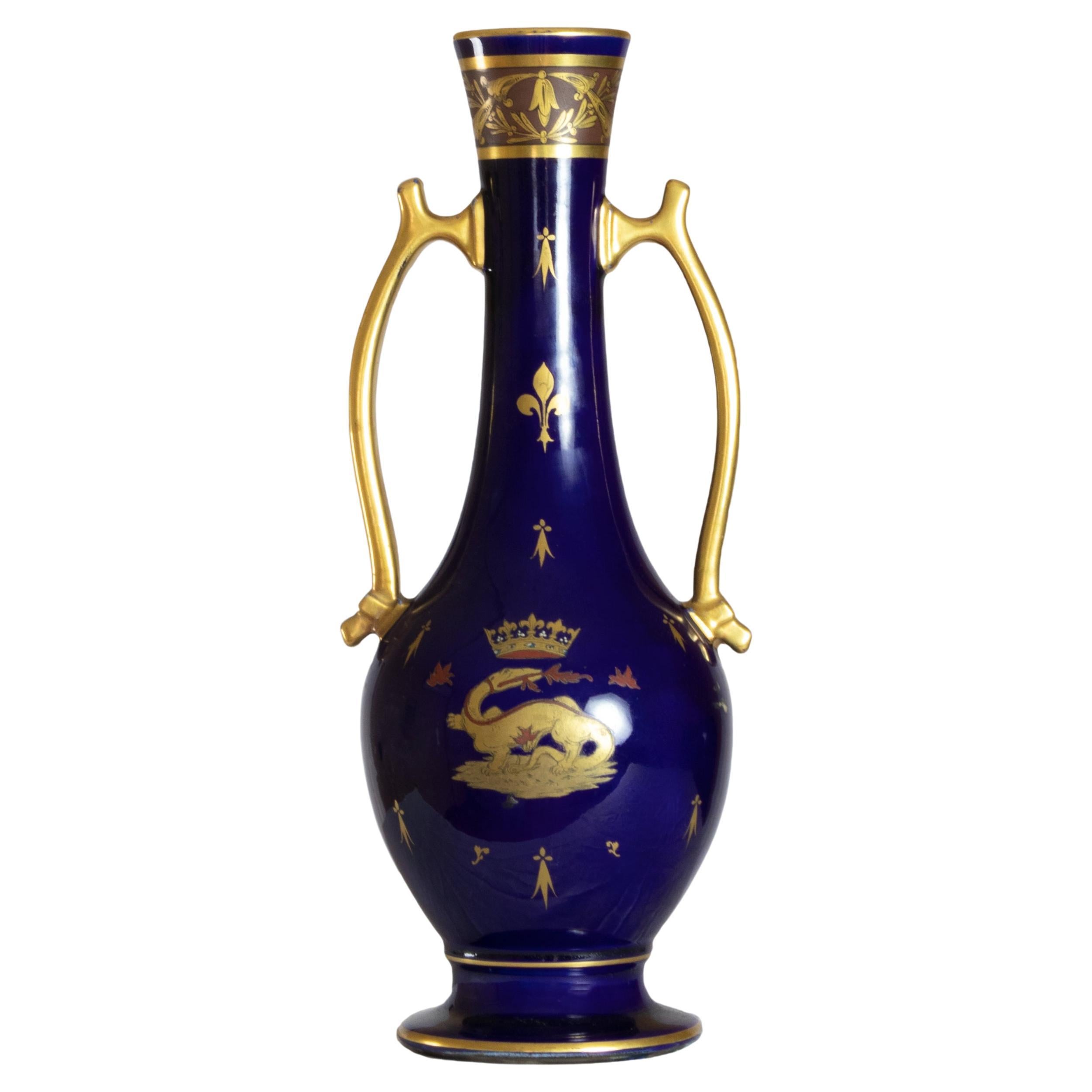 Vase bleu en porcelaine de Limoges Château de Chambord 1853 en vente