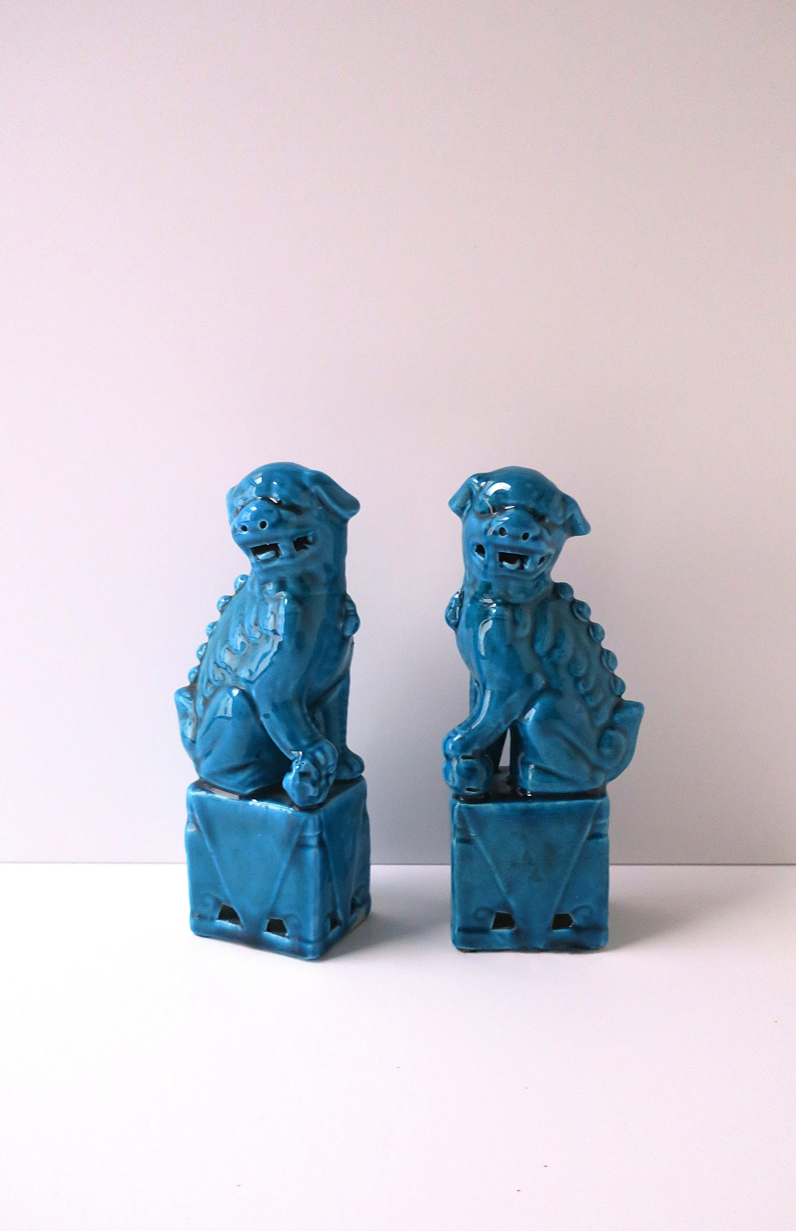 Blauer Löwe Foo Hunde Dekorative Objekte, Paar im Angebot 1