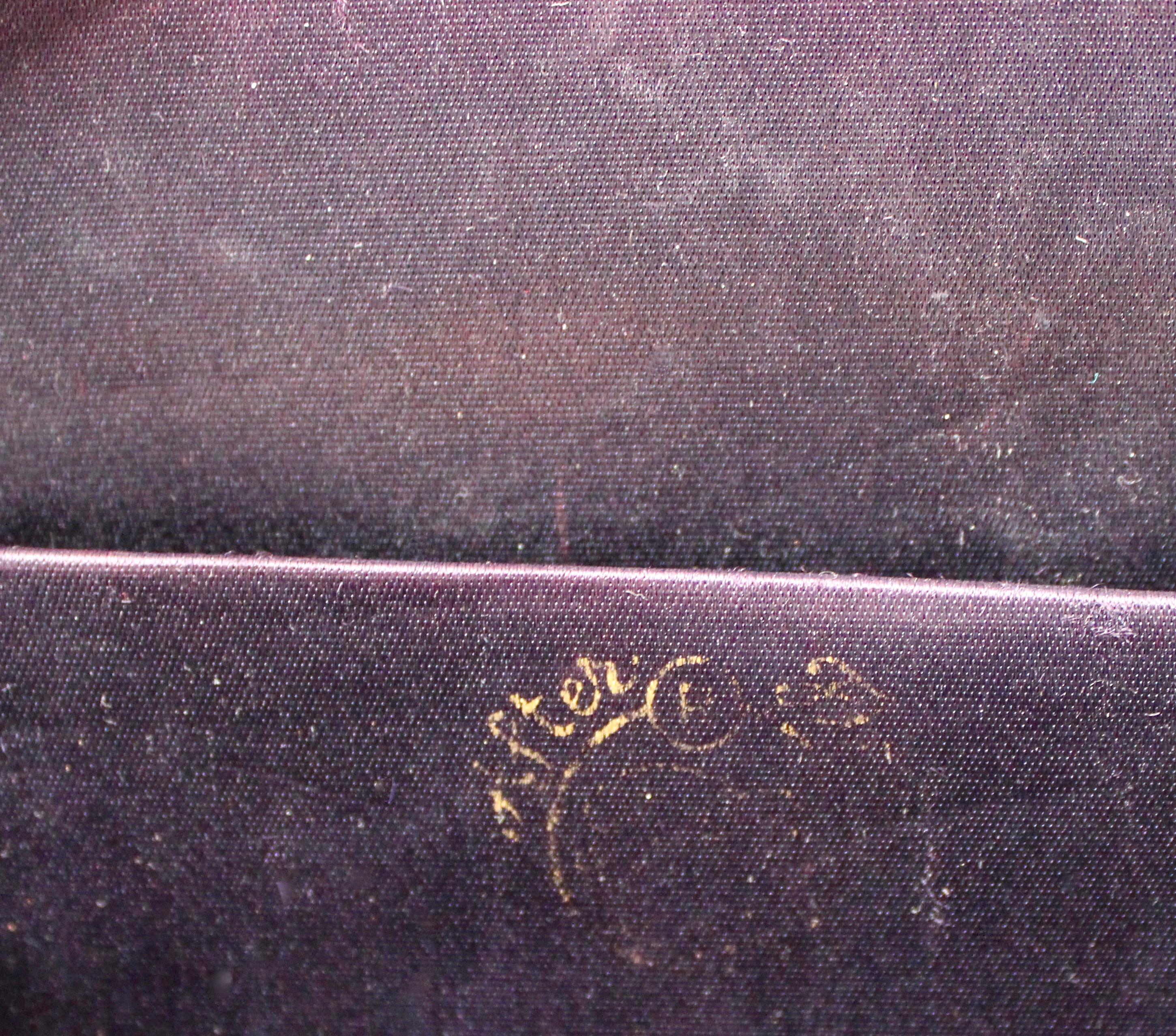 Blue Lizard Embossed Handbag With Gold-Tone Ornate Frame circa 1960s im Angebot 7