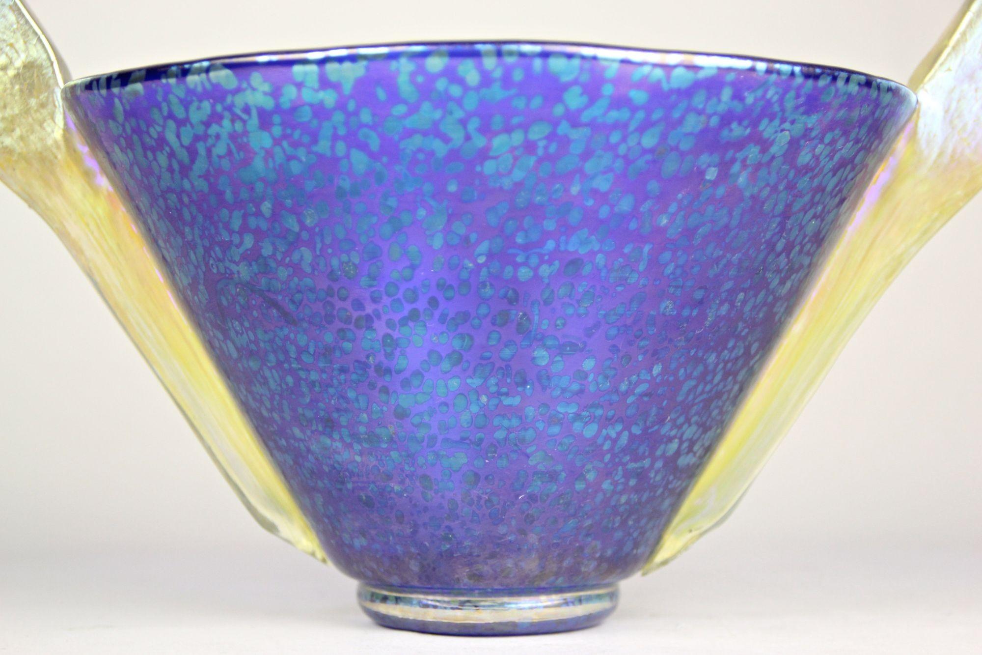 Blaue Loetz Witwe Glasschale - Dekor Papillon Iriscident, Bohemia, um 1936 im Angebot 7