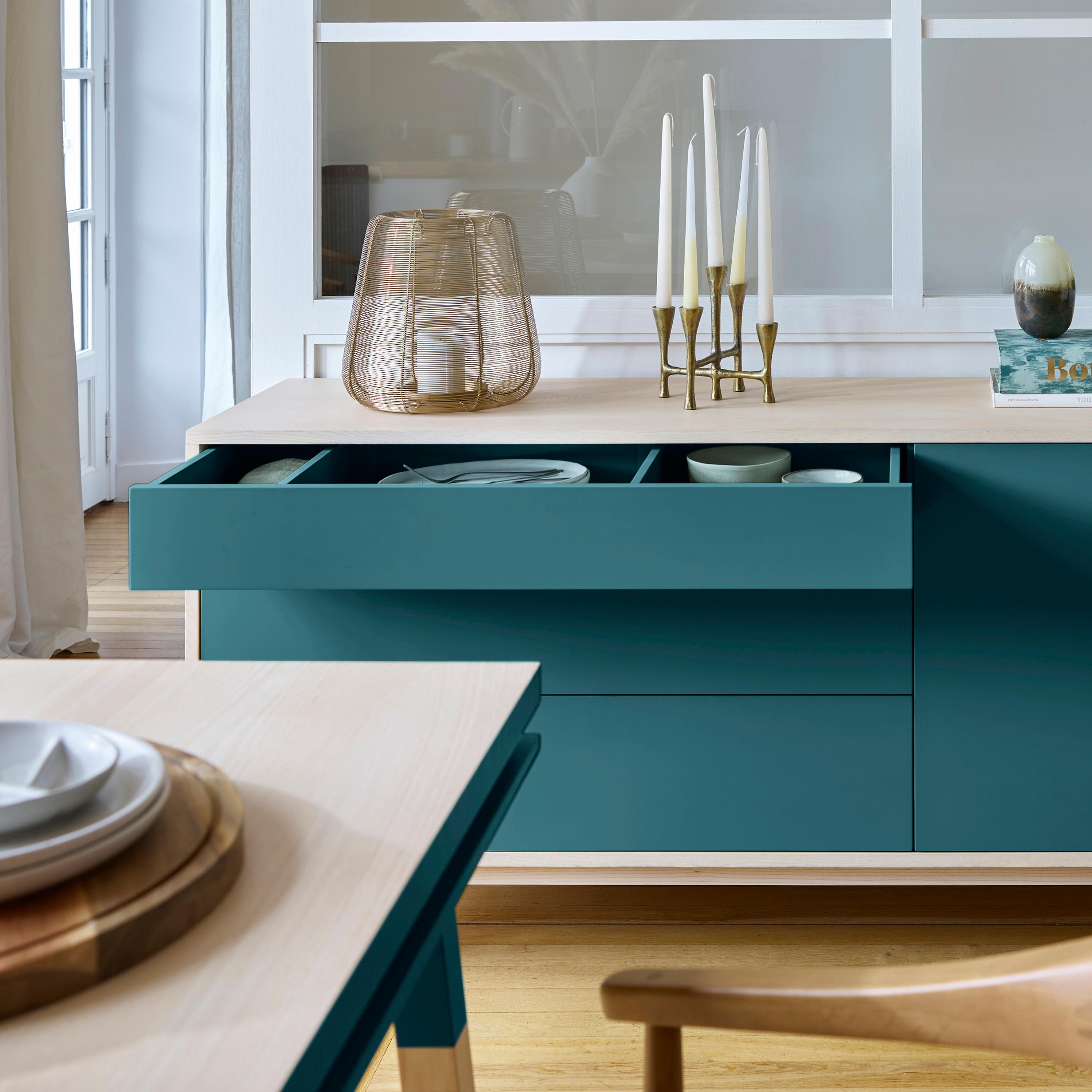 Aparador bajo artesanal francés azul marino diseñado por Eric Gizard, París Escandinavo moderno en venta