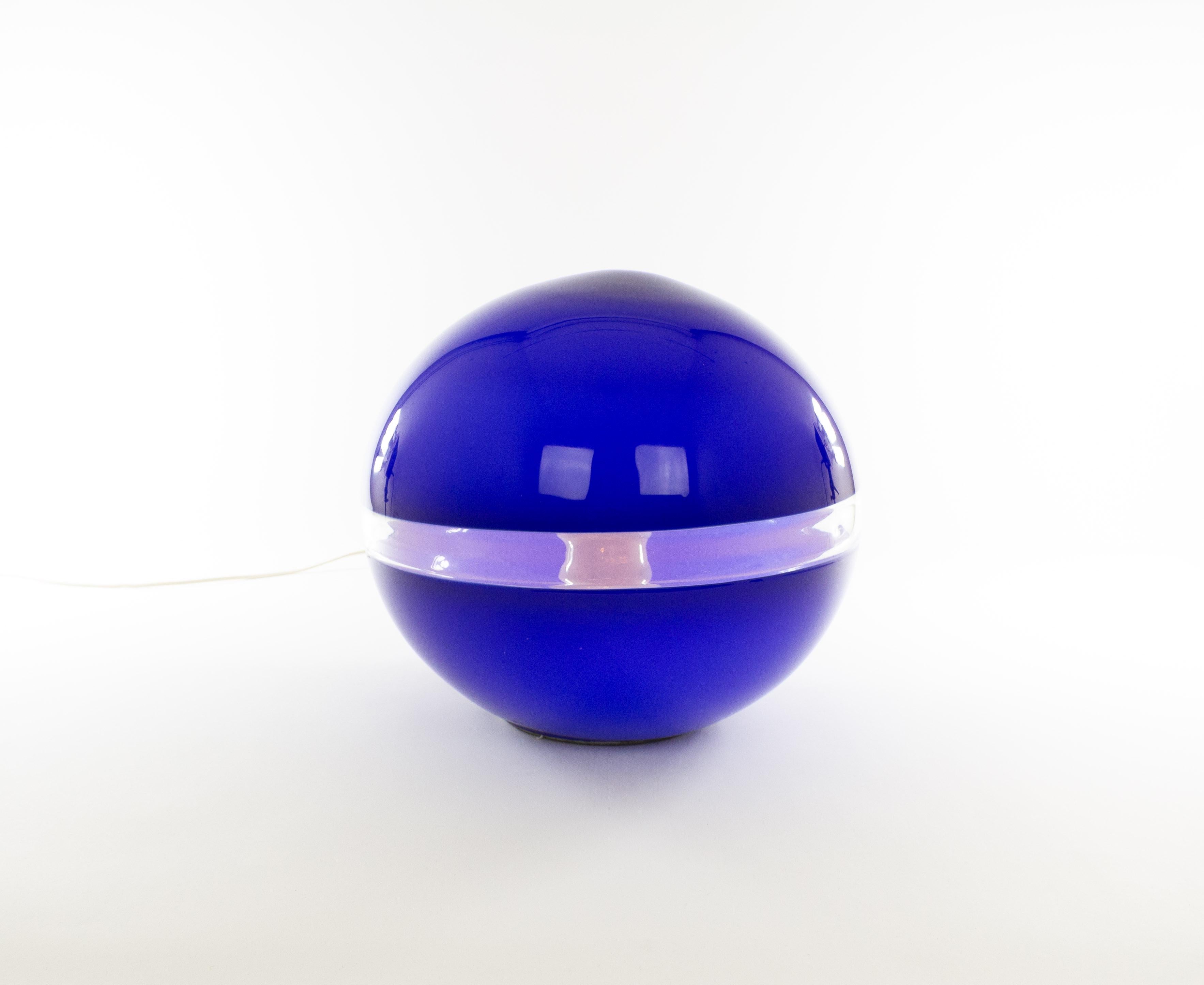 Deep blue LT 231 table lamp designed by Carlo Nason and manufactured in the 1960s by Murano glassmaker A.V. Mazzega. The lamp is made of blue Murano glass and has a crystal band.

This model was produced in two sizes; this is the larger version