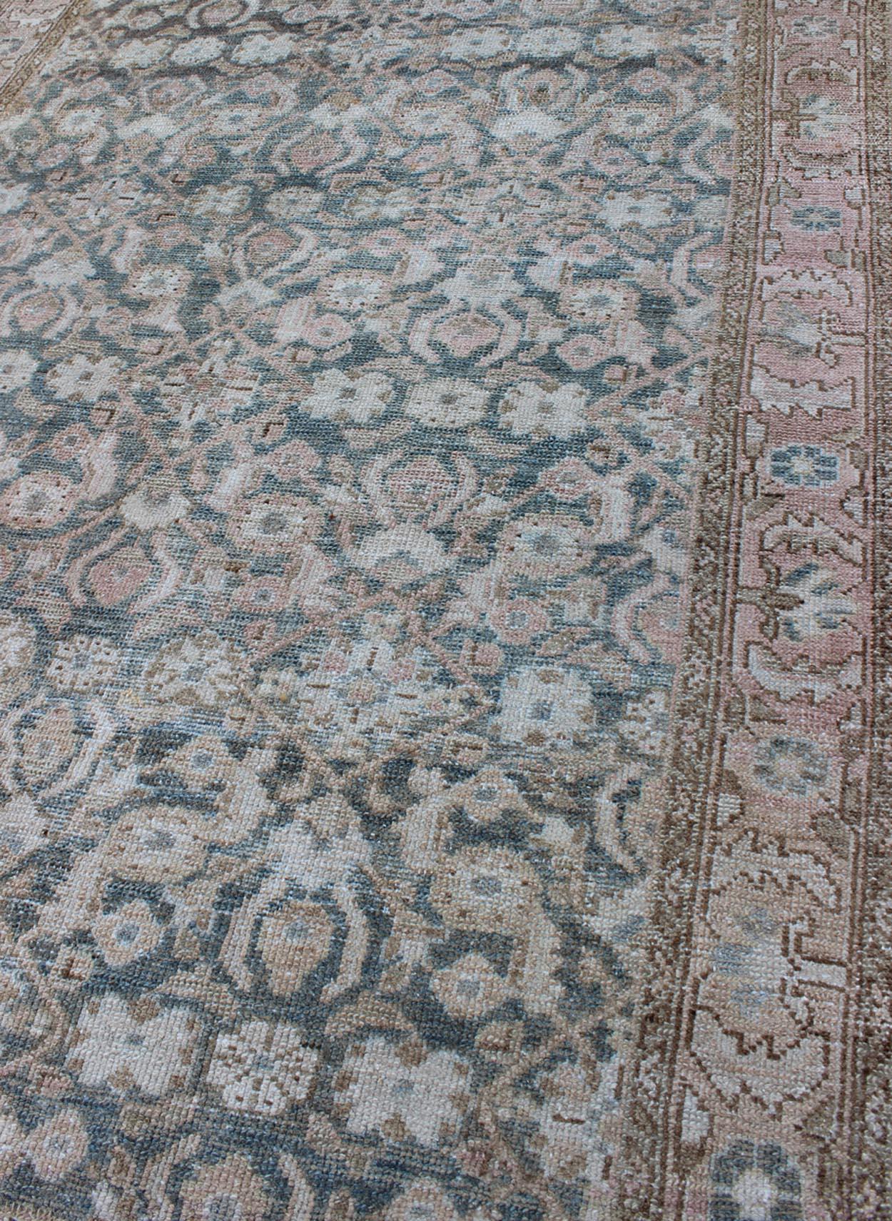 Blauer blauer Malayer-Läufer, antik, persisch, mit Blumen in hellen Tönen im Angebot 2