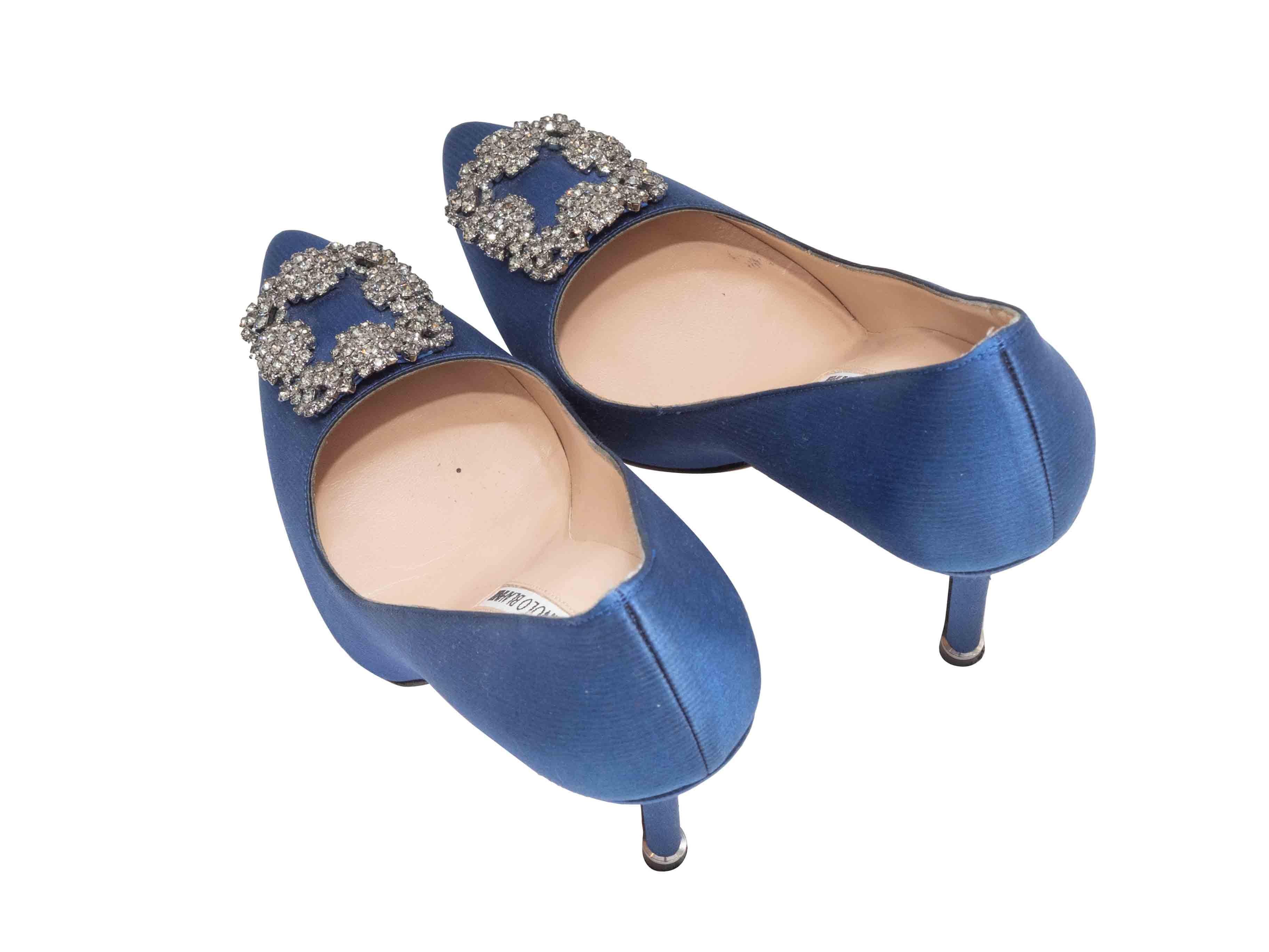 Blu Manolo Blahnik blu, raso, a punta, taglia 37 in vendita