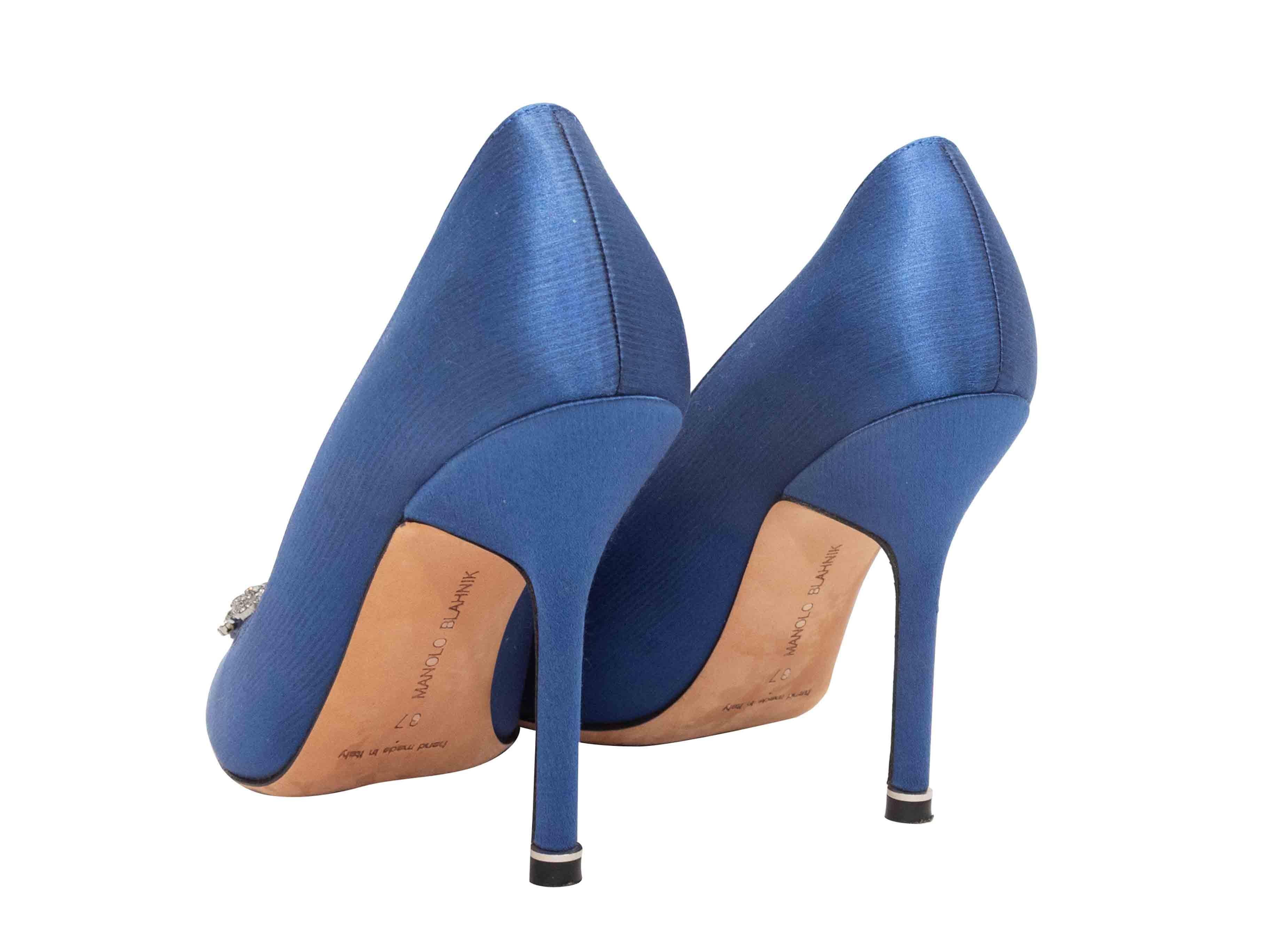 Manolo Blahnik blu, raso, a punta, taglia 37 In condizioni buone in vendita a New York, NY