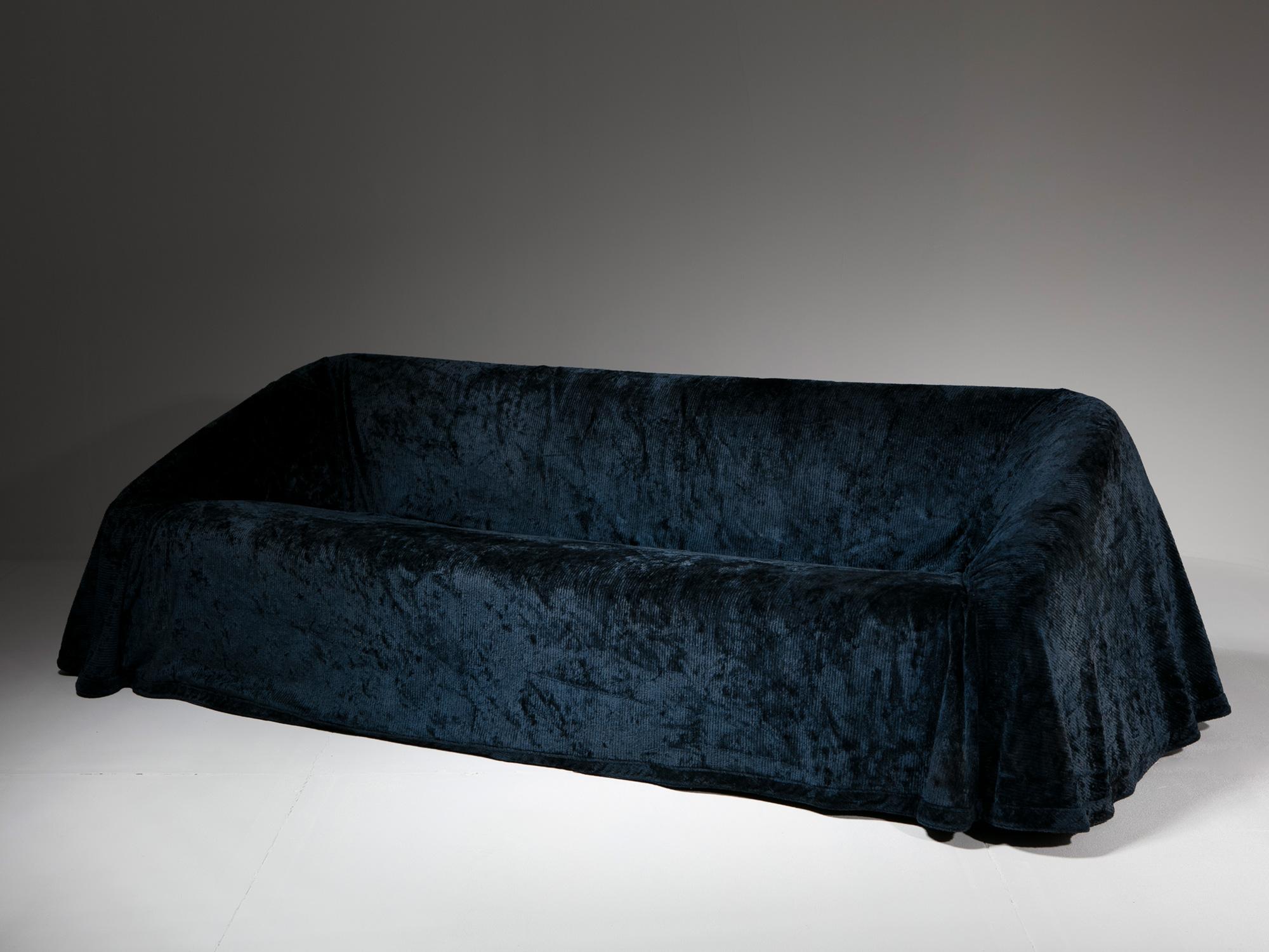 Blaues Sofa „Mantilla“ von Kazuide Takahama für Simon Gavina, Italien, 1974 im Zustand „Gut“ im Angebot in Milan, IT