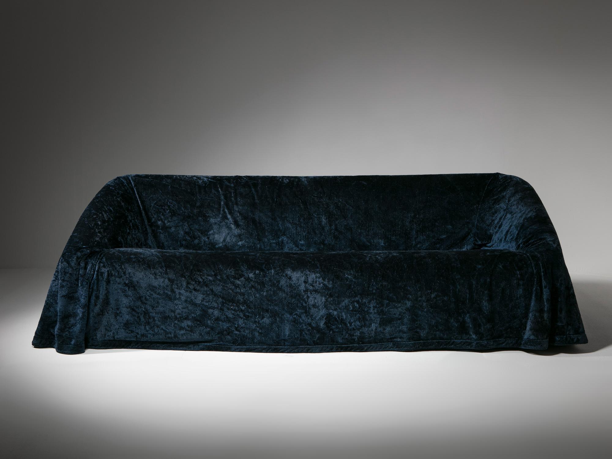 Blaues Sofa „Mantilla“ von Kazuide Takahama für Simon Gavina, Italien, 1974 (Ende des 20. Jahrhunderts) im Angebot