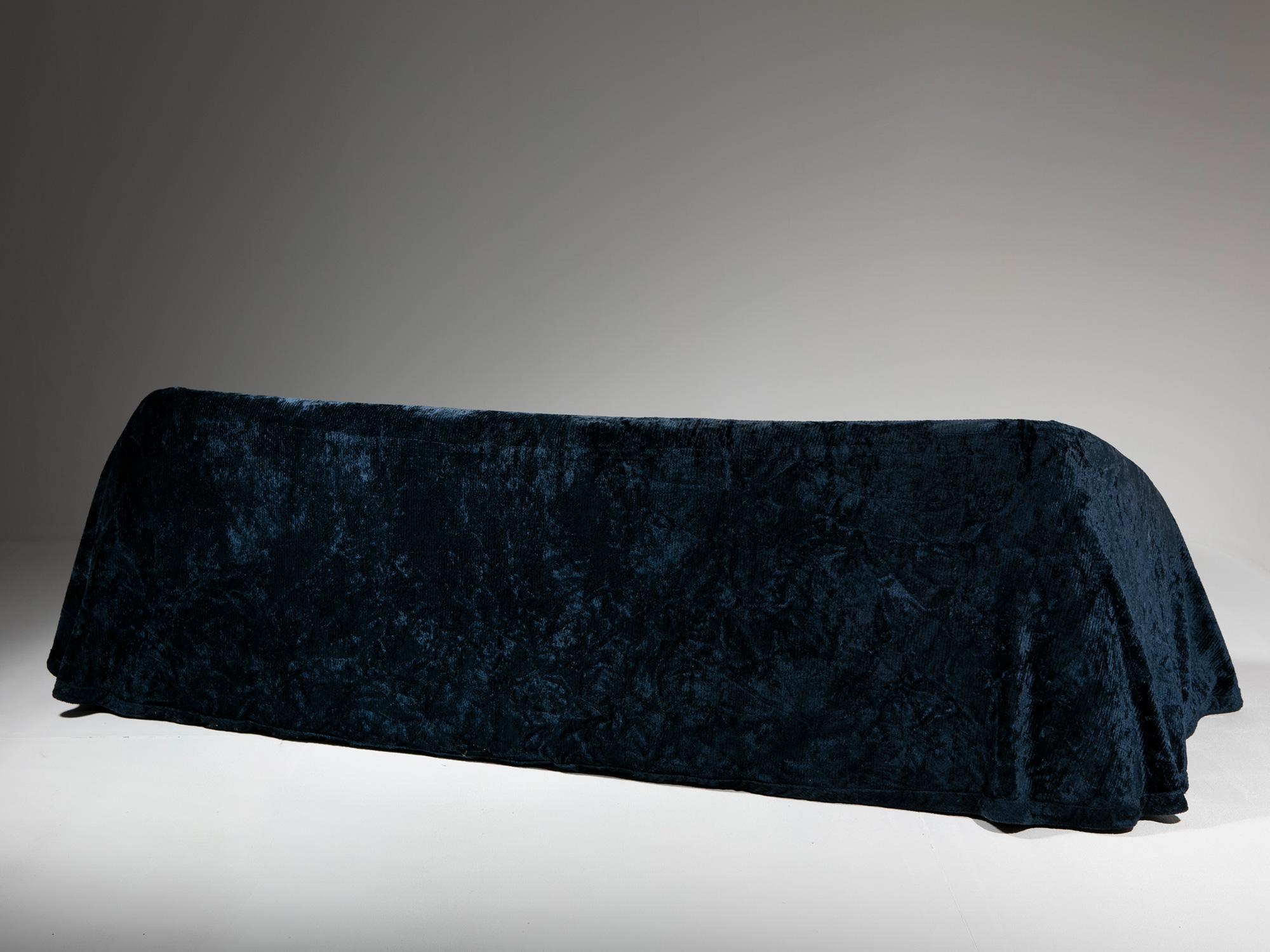Blaues Sofa „Mantilla“ von Kazuide Takahama für Simon Gavina, Italien, 1974 (Chenille) im Angebot