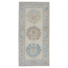 Tapis de couloir turc Oushak en laine tissé à la main bleu et mauve 3'11" X 8'