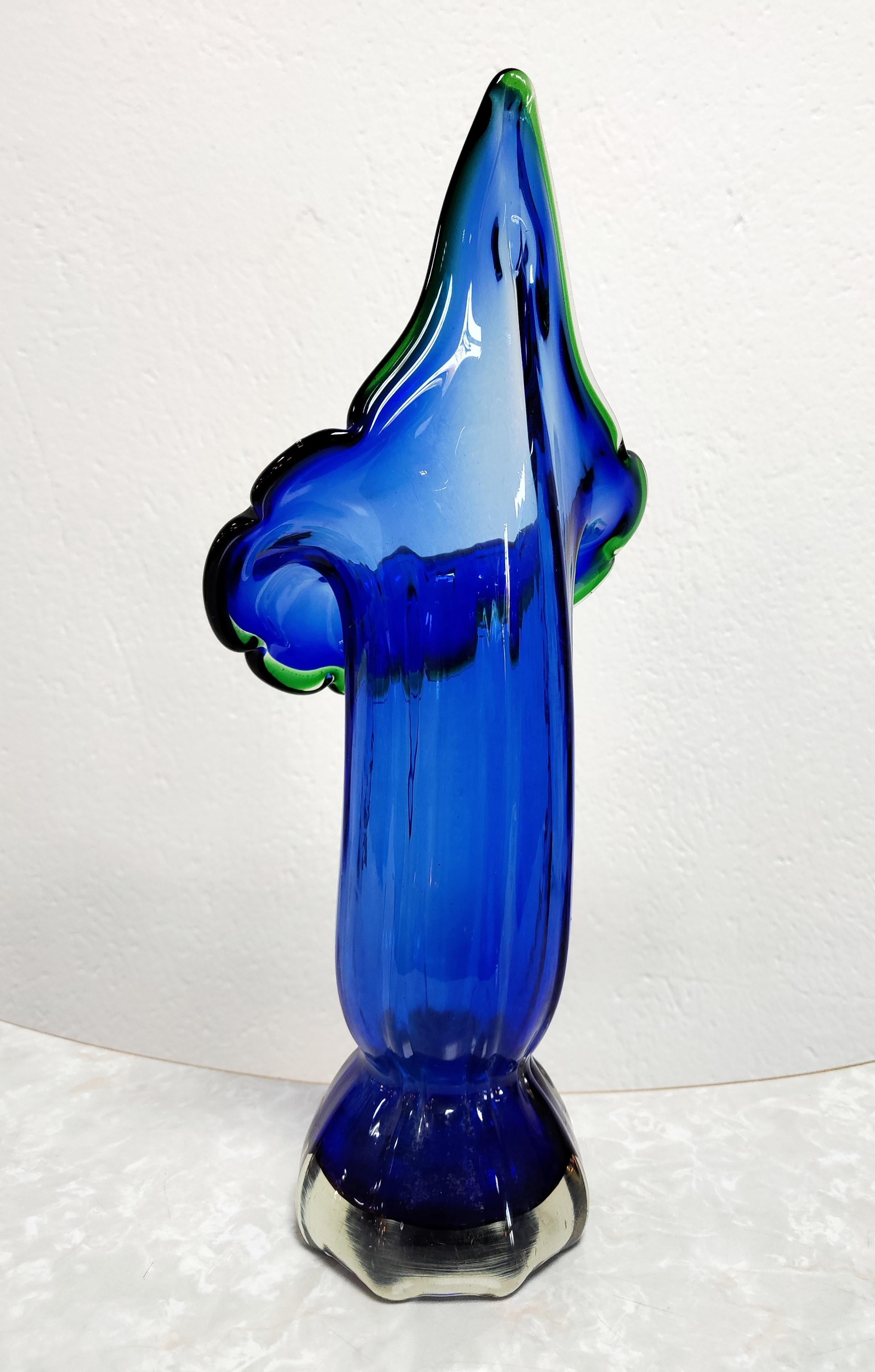 Blue Mid-Century Modern Murano Glass Vase Shaped as Calla Lily, Italy, 1960s In Good Condition For Sale In Beograd, RS