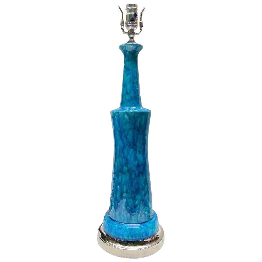 Lampe de table en porcelaine bleue du milieu du siècle dernier