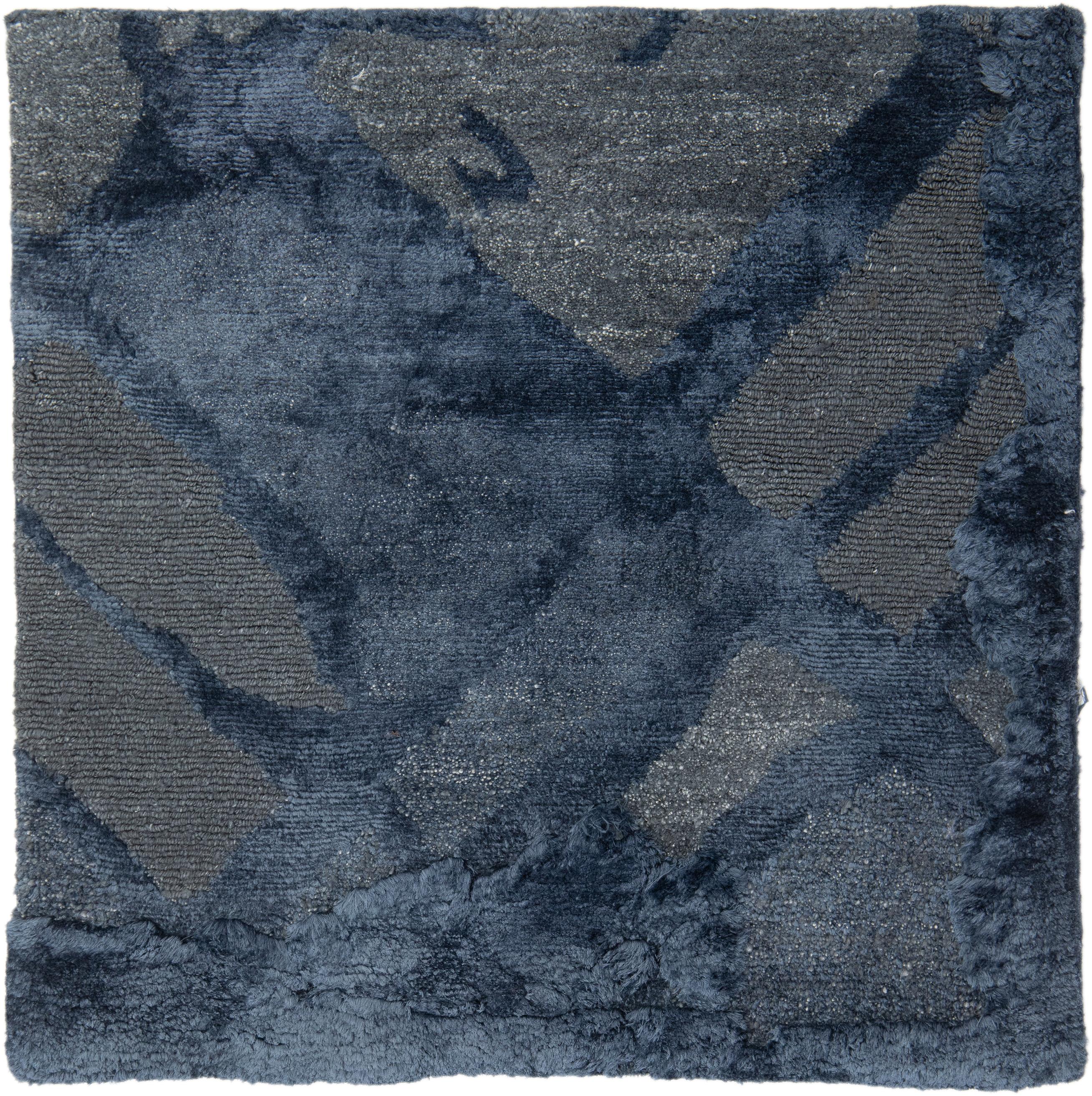 Nepalese Tappeto blu moderno in aloe e seta personalizzato da Apadana in vendita
