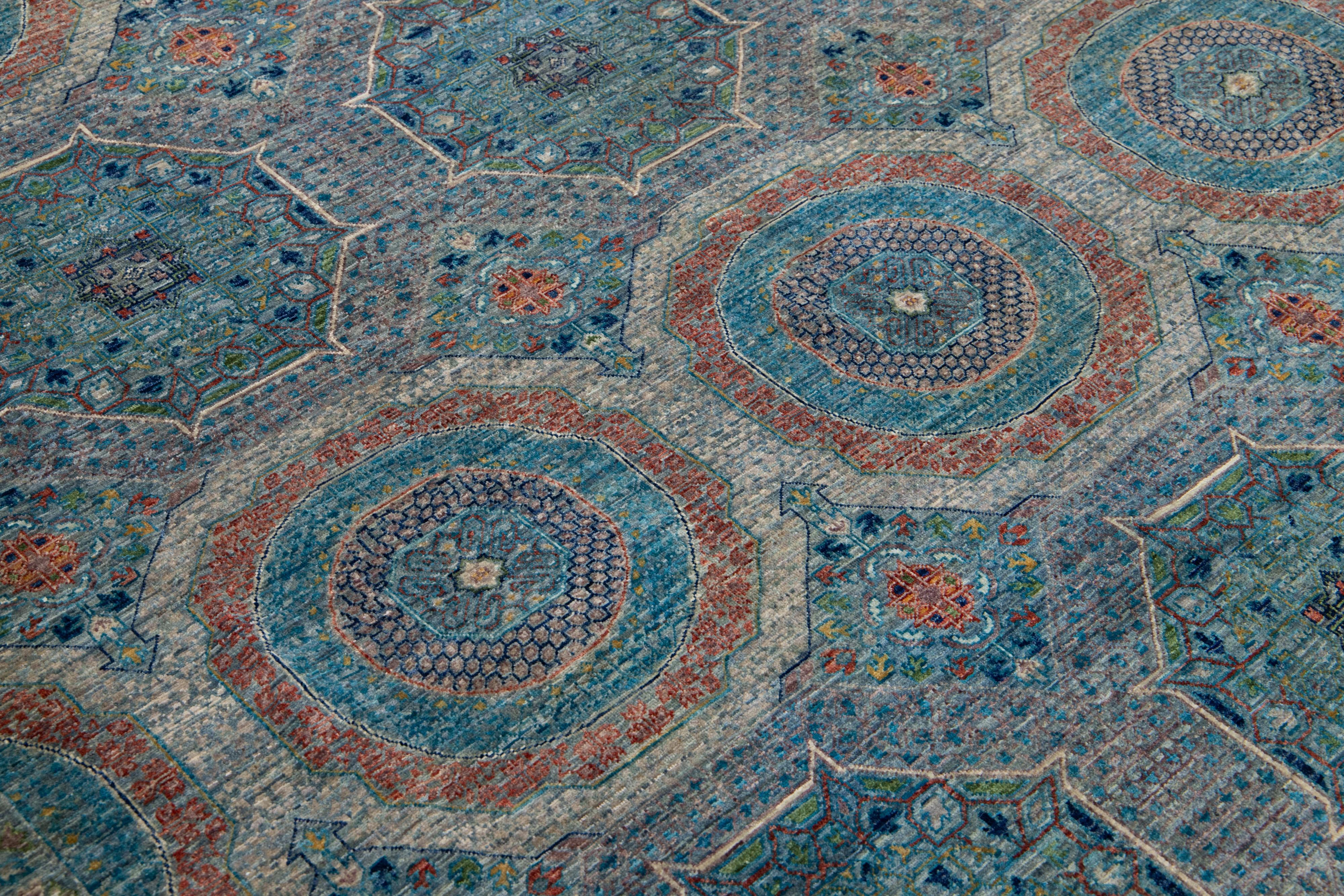 Lana Tappeto moderno in lana Mamluke blu con disegno geometrico in vendita
