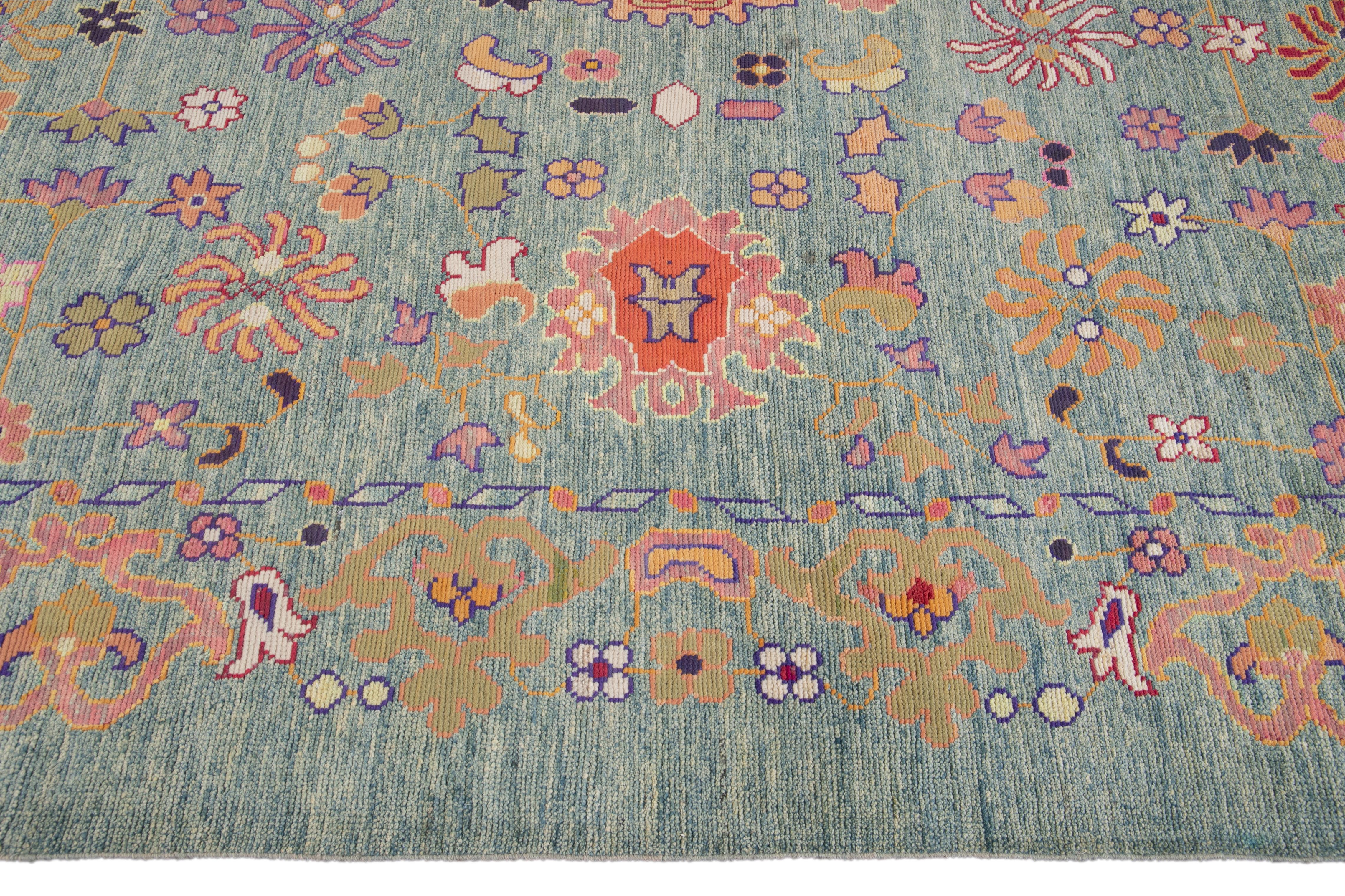 Apadana's Blauer moderner Oushak Handgefertigter Oversize-Wollteppich (Wolle) im Angebot