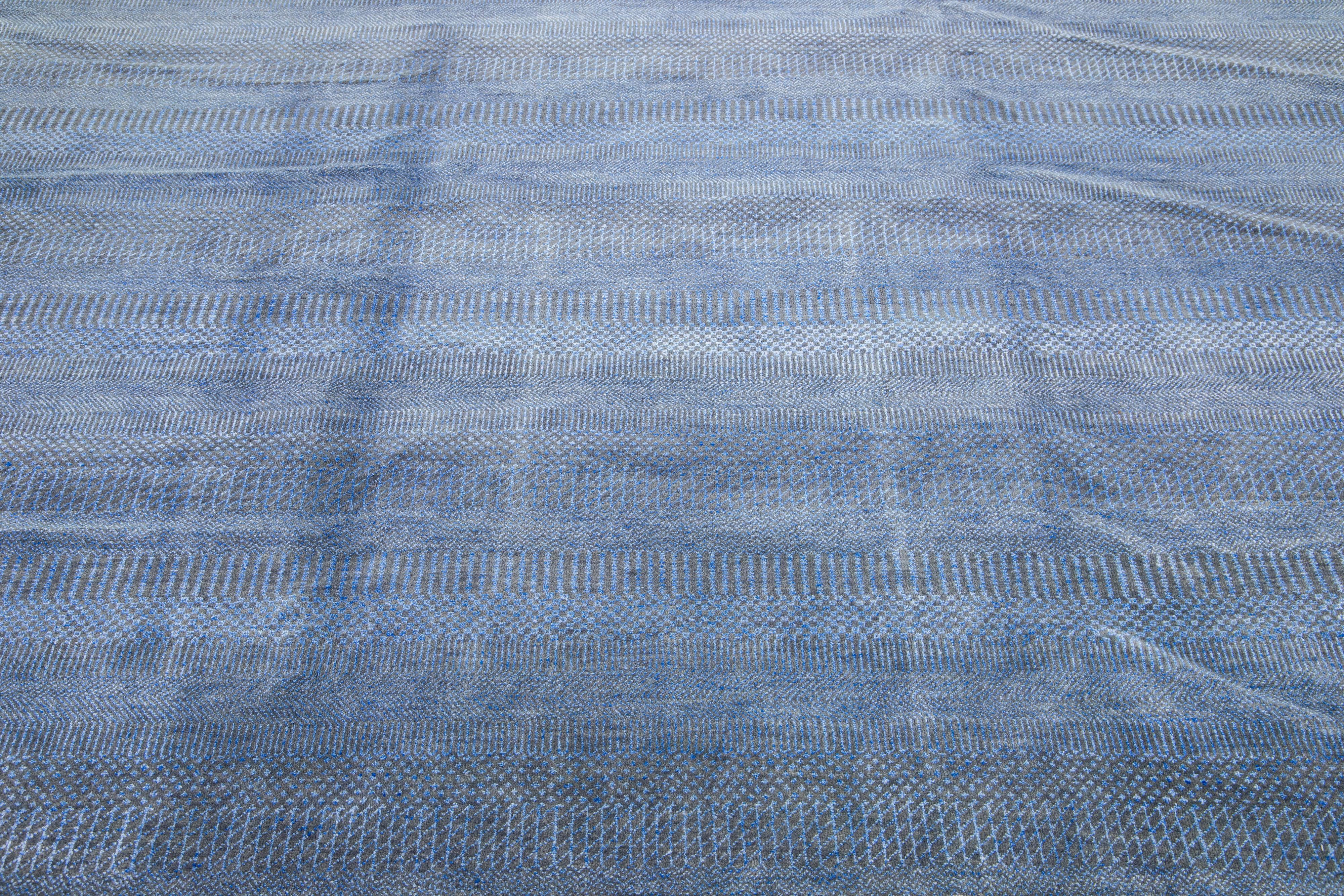 Contemporary Blue Modern Savannah Wool Rug with Geometric Design For Sale