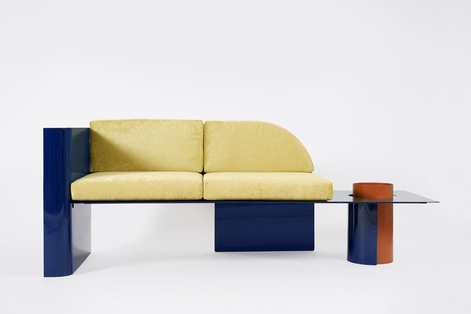  Blue Modern Sofa in Powder-Coated Steel with Planter Side Table (Europäisch) im Angebot
