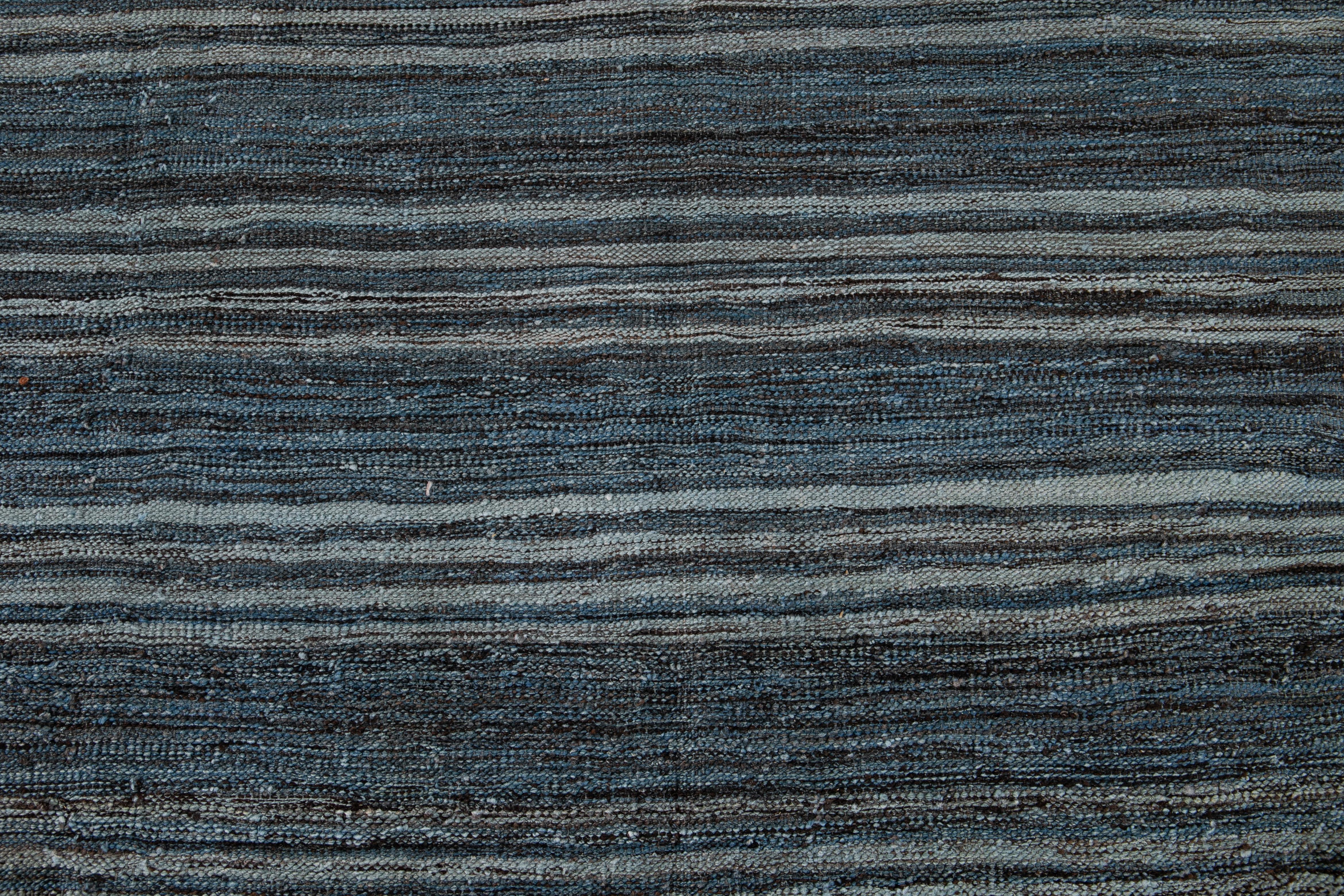 Alfombra moderna de lana de tejido plano azul crespo hecha a mano en venta 2