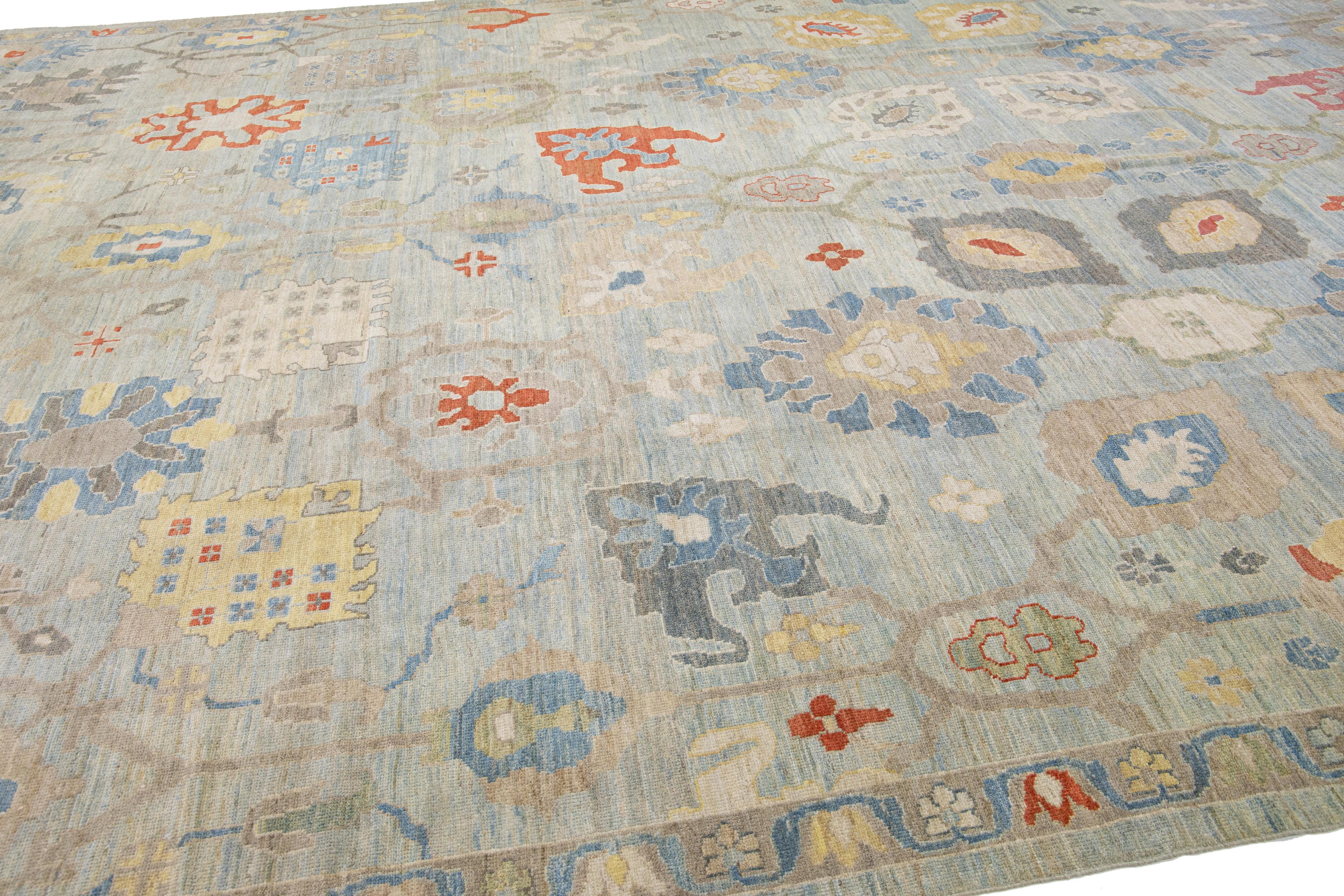 Blauer moderner Sultanabad handgefertigter Wollteppich mit Blumenmotiv (Wolle) im Angebot