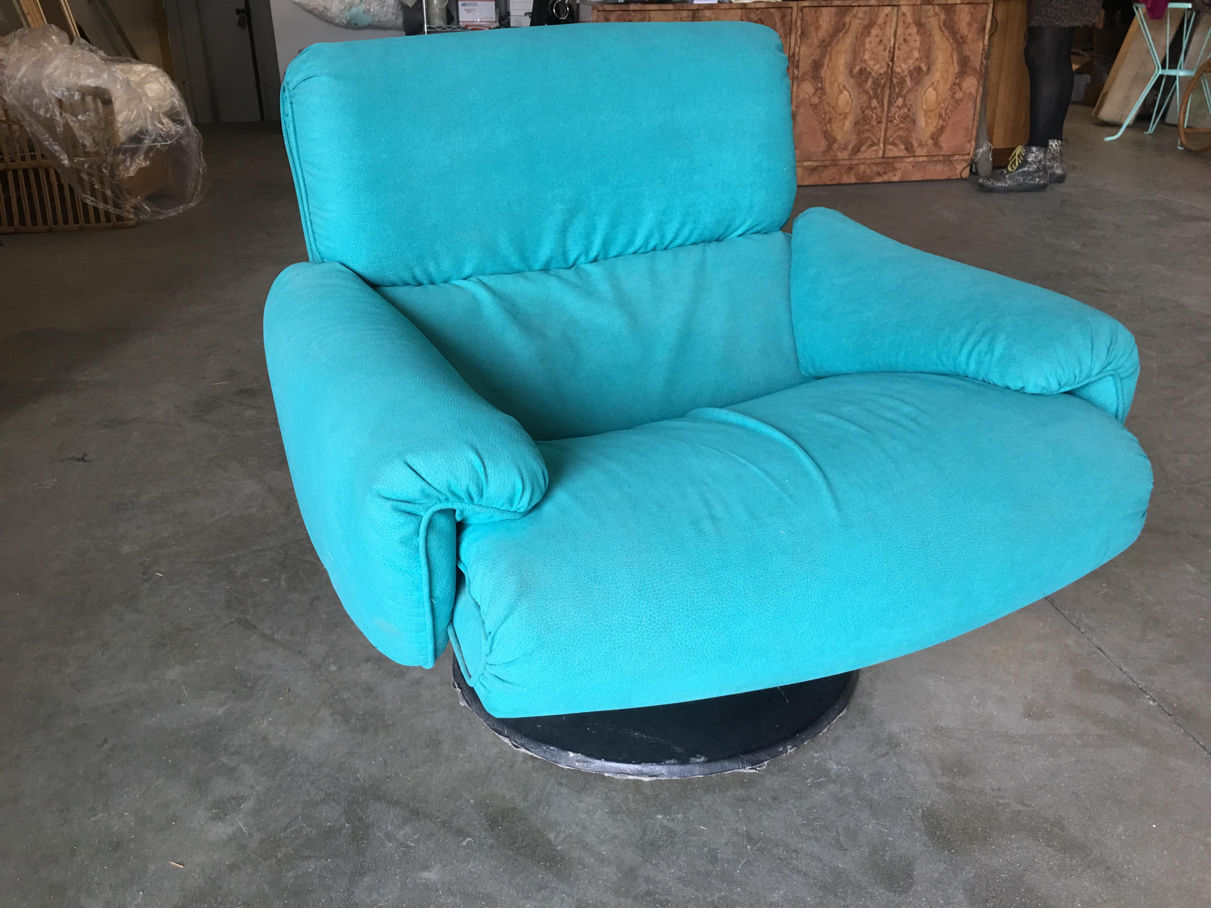 Blue Modernist Swivel Lounge Chair by Arconas, 2 Available 3