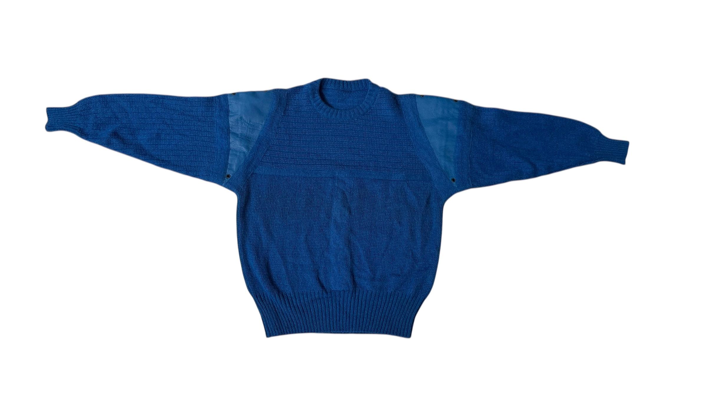 Pull bleu en mohair et laine avec empiècements en cuir sur les épaules - Made in Italy Bon état - En vente à Milano, IT