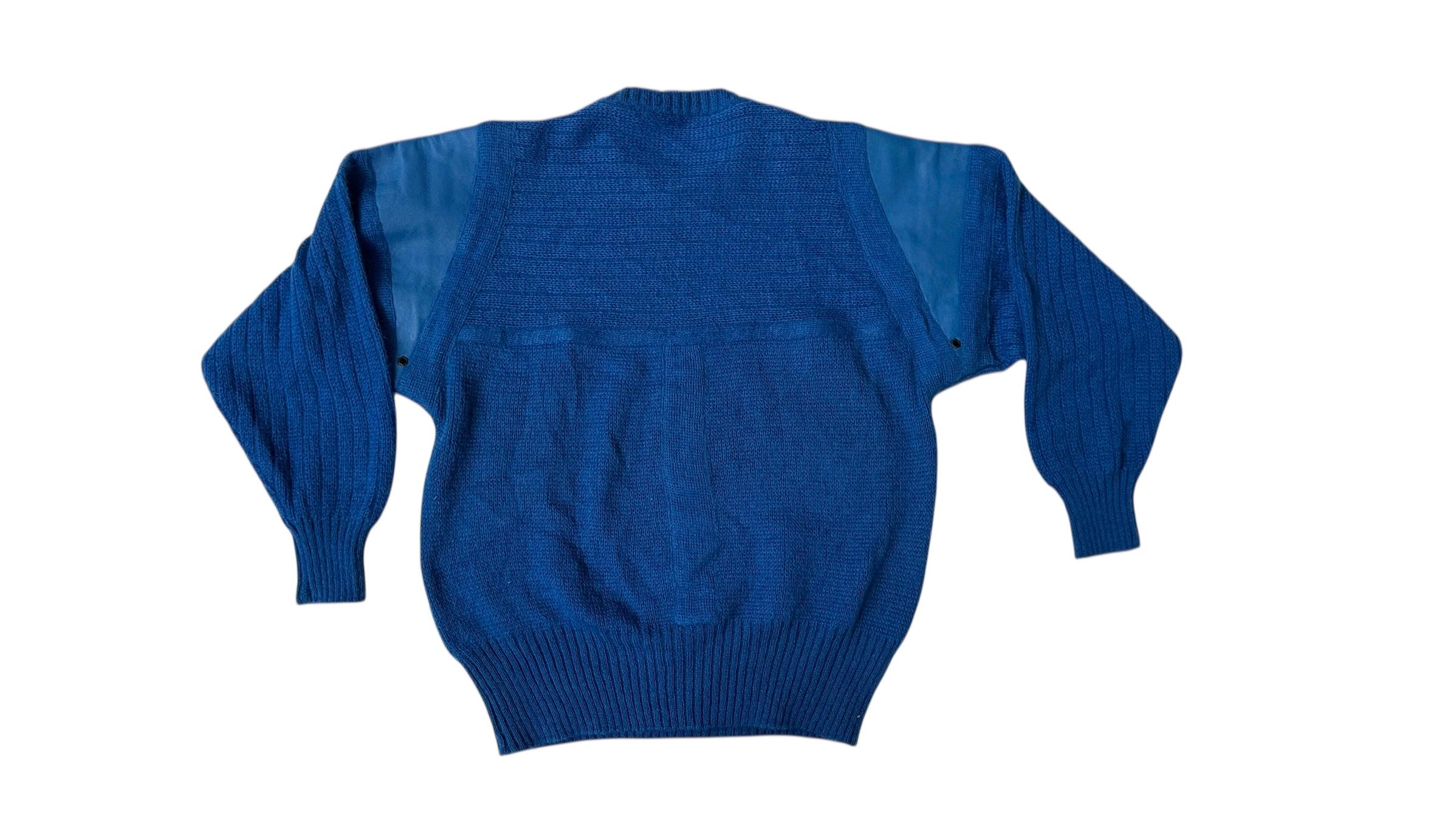 Pull bleu en mohair et laine avec empiècements en cuir sur les épaules - Made in Italy en vente 4
