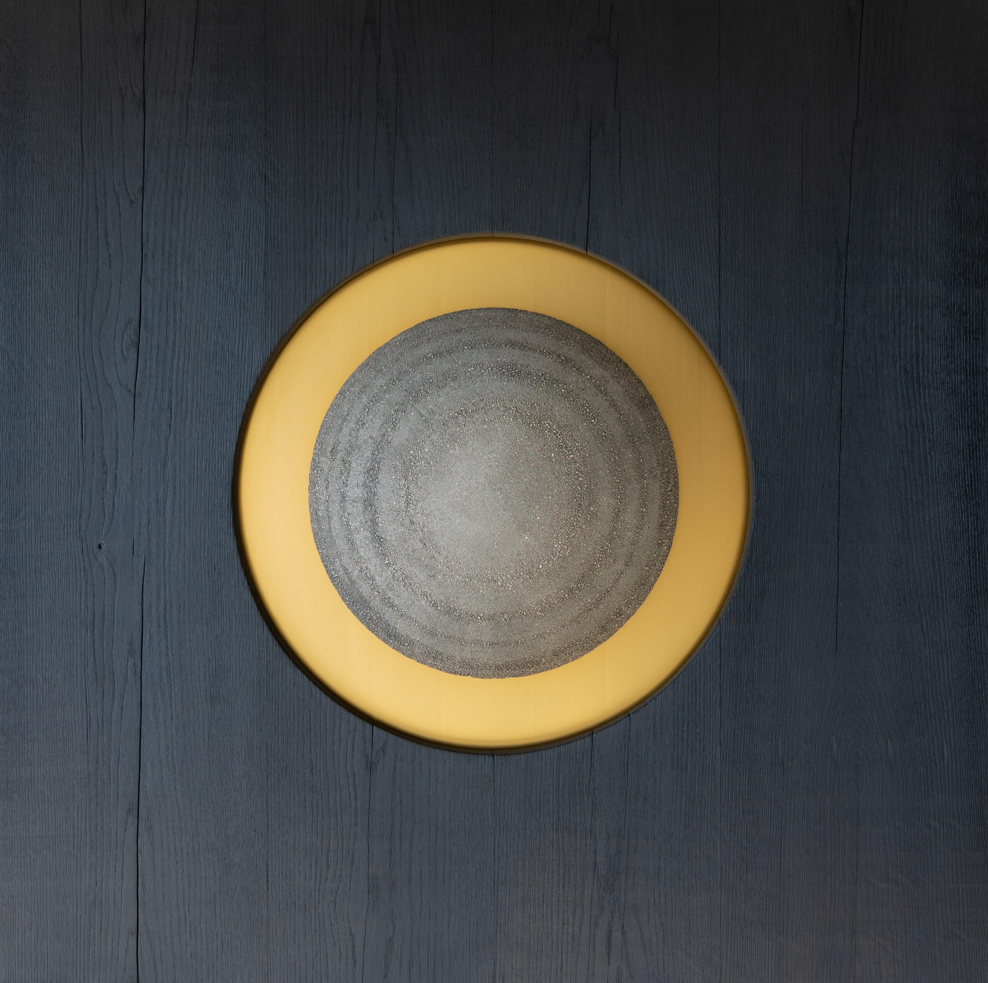Arte da parete Blue Moon di Christian Friedl
Edizione limitata di 3 esemplari
Dimensioni: D 25 x L 140 x H 140 cm.
Materiali: Oak, cemento.

La Luna Blu è un raro spettacolo naturale che consiste in una seconda luna piena nell'arco di un mese