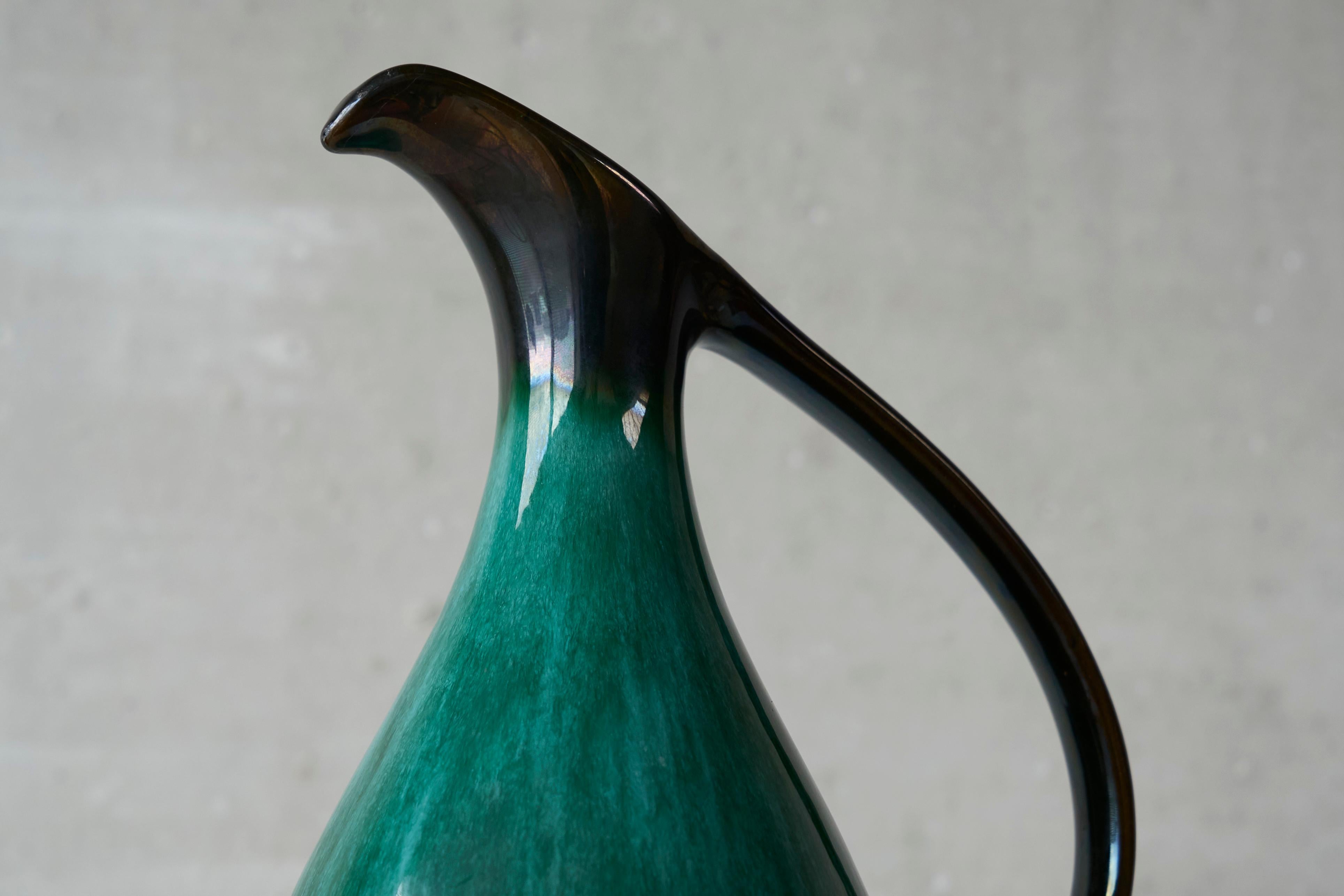 Mid-Century moderno Brocca in ceramica di Studio Pottery di Blue Mountain Pottery Canada 1960s in vendita