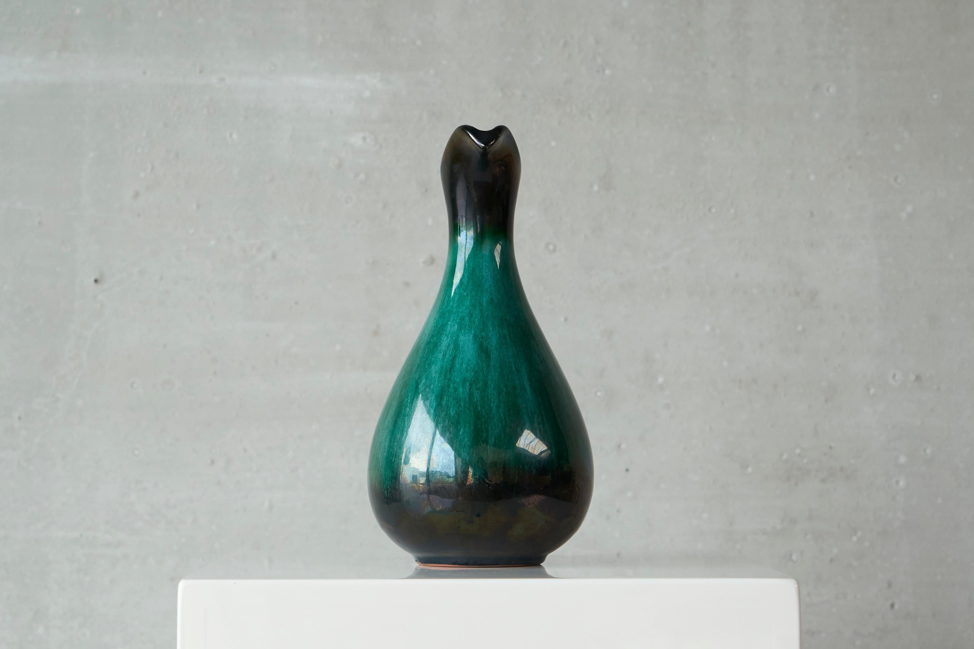Fatto a mano Brocca in ceramica di Studio Pottery di Blue Mountain Pottery Canada 1960s in vendita