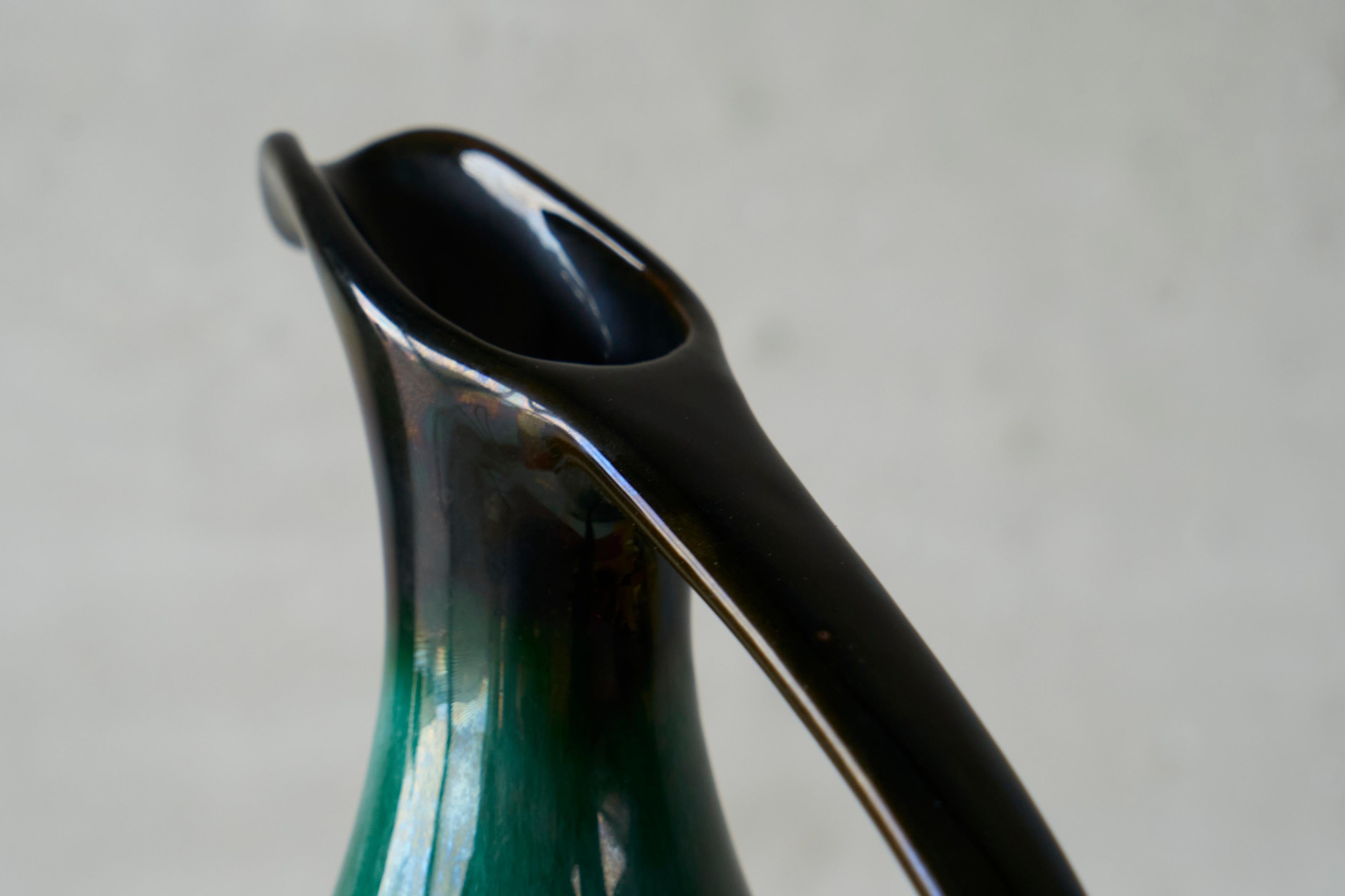 XX secolo Brocca in ceramica di Studio Pottery di Blue Mountain Pottery Canada 1960s in vendita