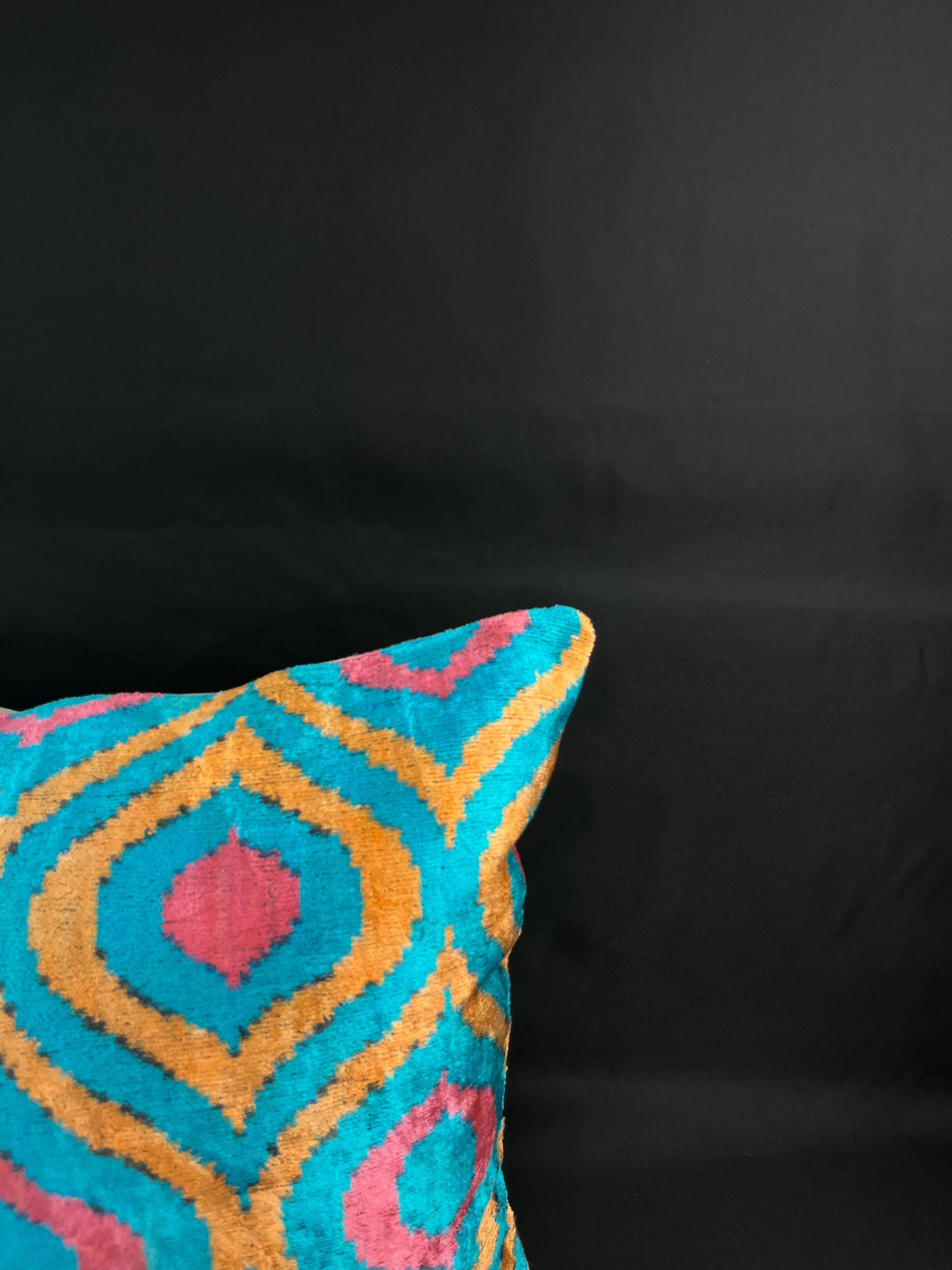 Modern Blue Multicolor Design Velvet Silk Ikat Pillow Cover For Sale