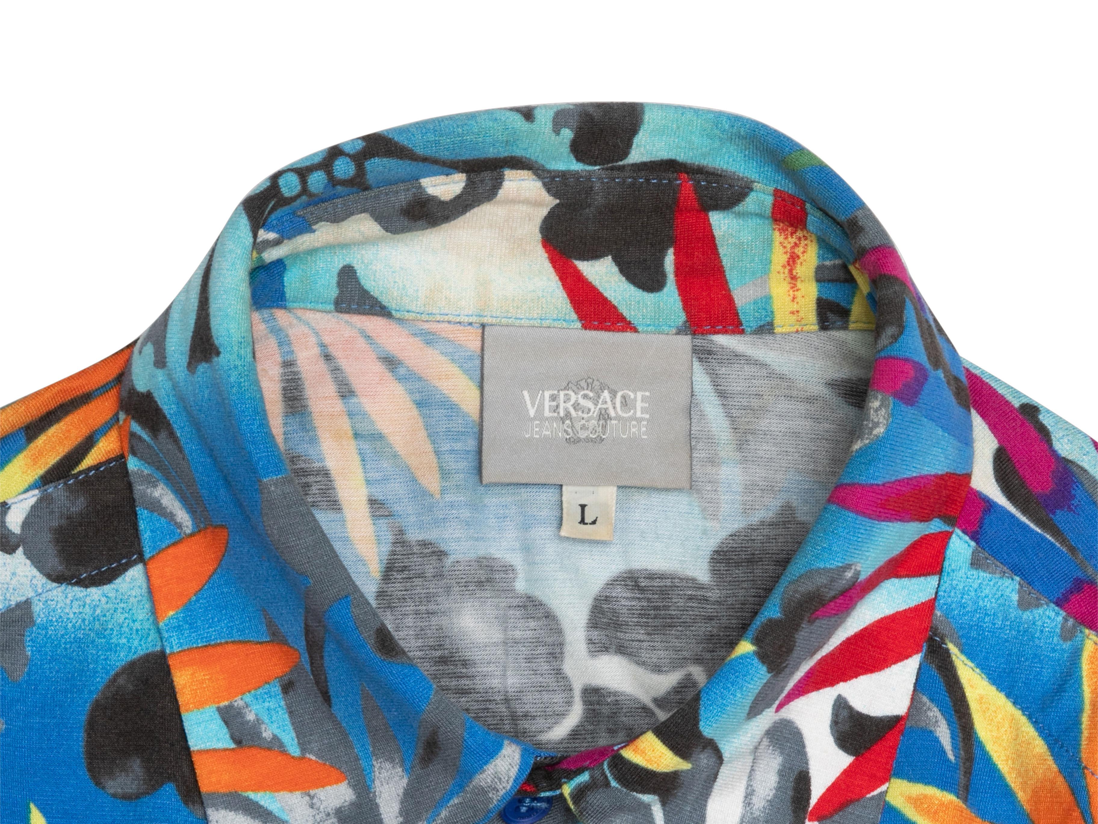 Blaues & mehrfarbiges Versace Jeans Couture Kurzarm-Oberteil mit Blumendruck und Knopfleiste im Angebot 2