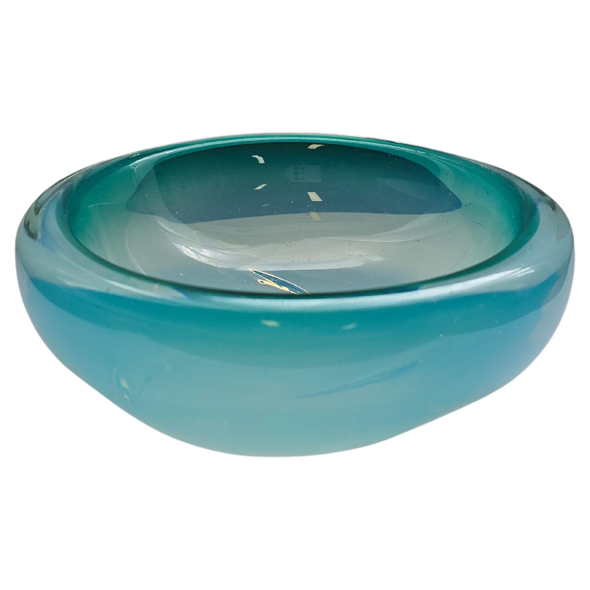 Piatto ciotola decorativo in vetro Art Decor blu di Murano in vendita