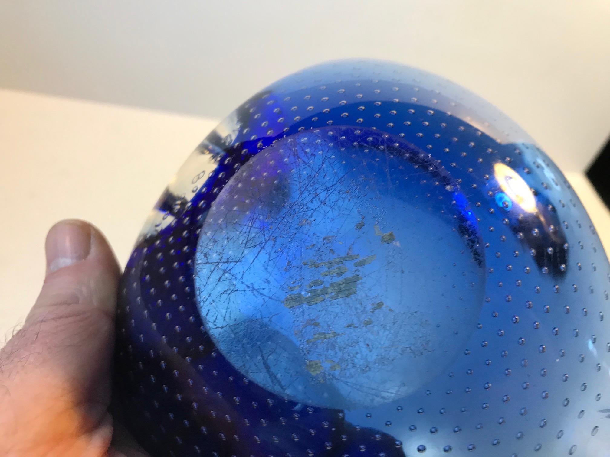 Blue Murano Ashtray with Air Bubbles from Seguso, 1950s In Good Condition In Esbjerg, DK