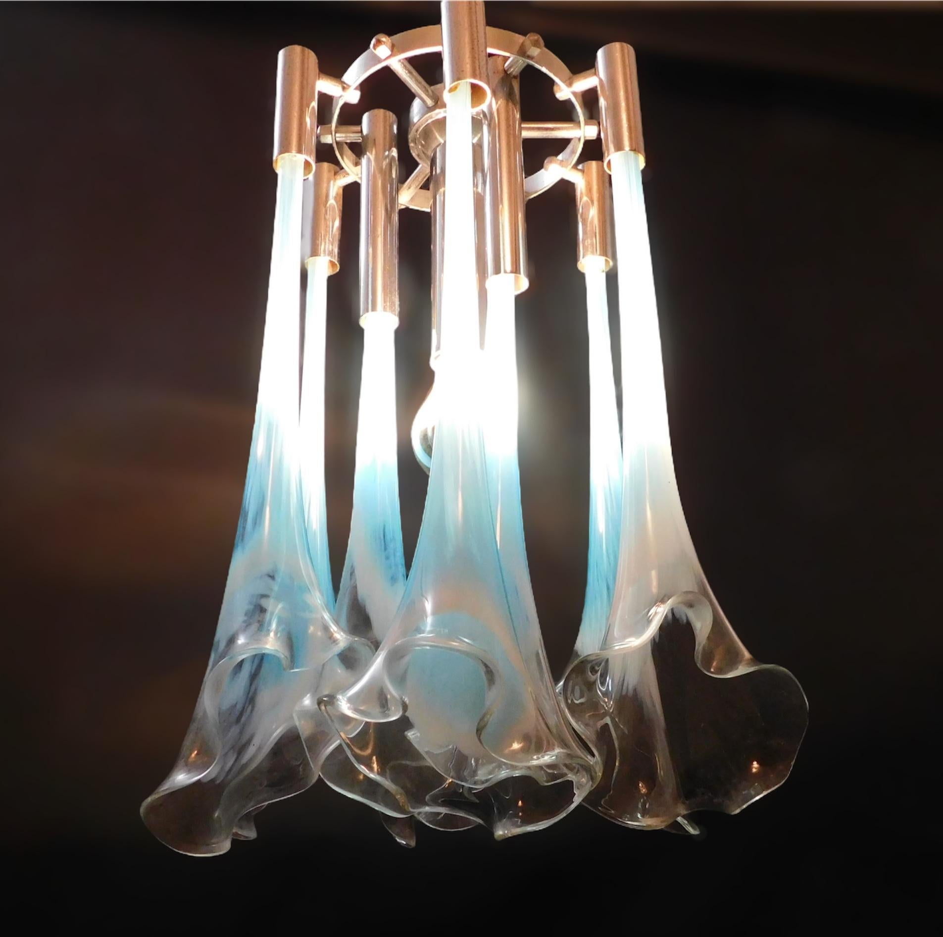 Pendentif Callas en Murano bleu Bon état - En vente à Los Angeles, CA