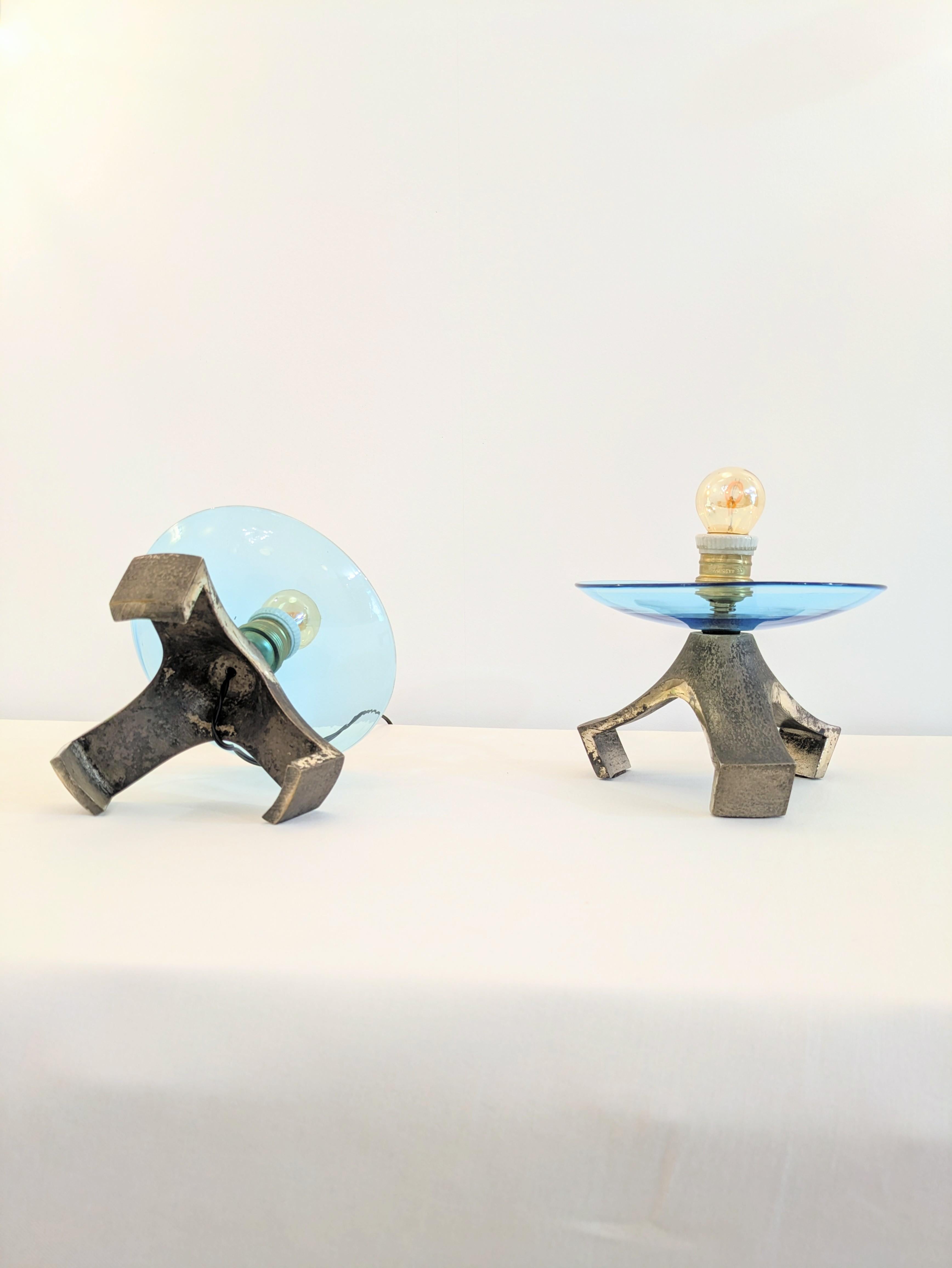 Paire de lampes de table en verre de Murano bleu et base en fonte argentée, Italie, années 1970 en vente 6
