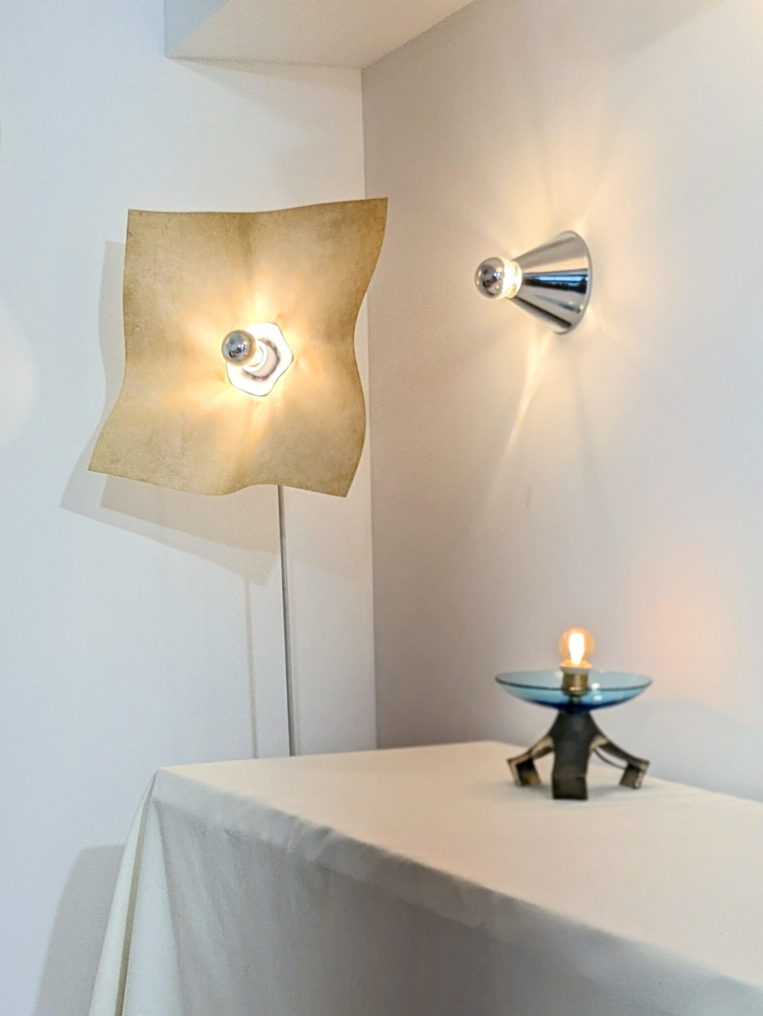Paire de lampes de table en verre de Murano bleu et base en fonte argentée, Italie, années 1970 en vente 7