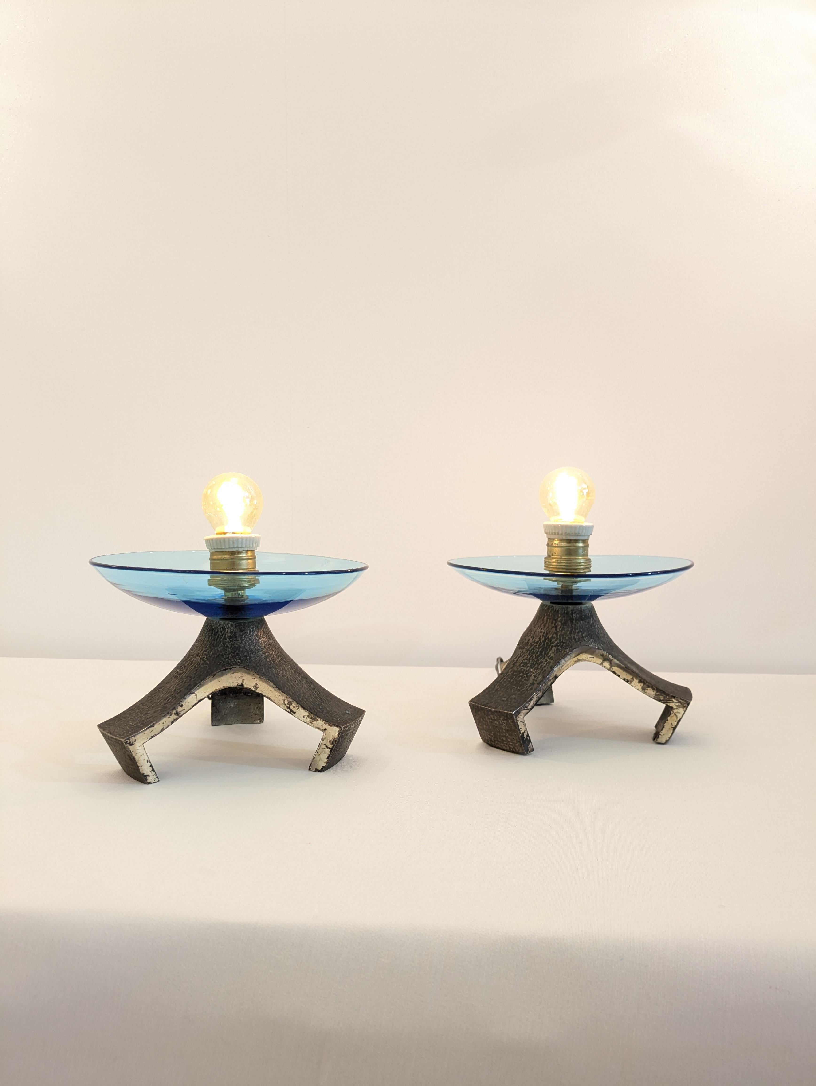 Paire de lampes de table en verre de Murano bleu et base en fonte argentée, Italie, années 1970 en vente 9