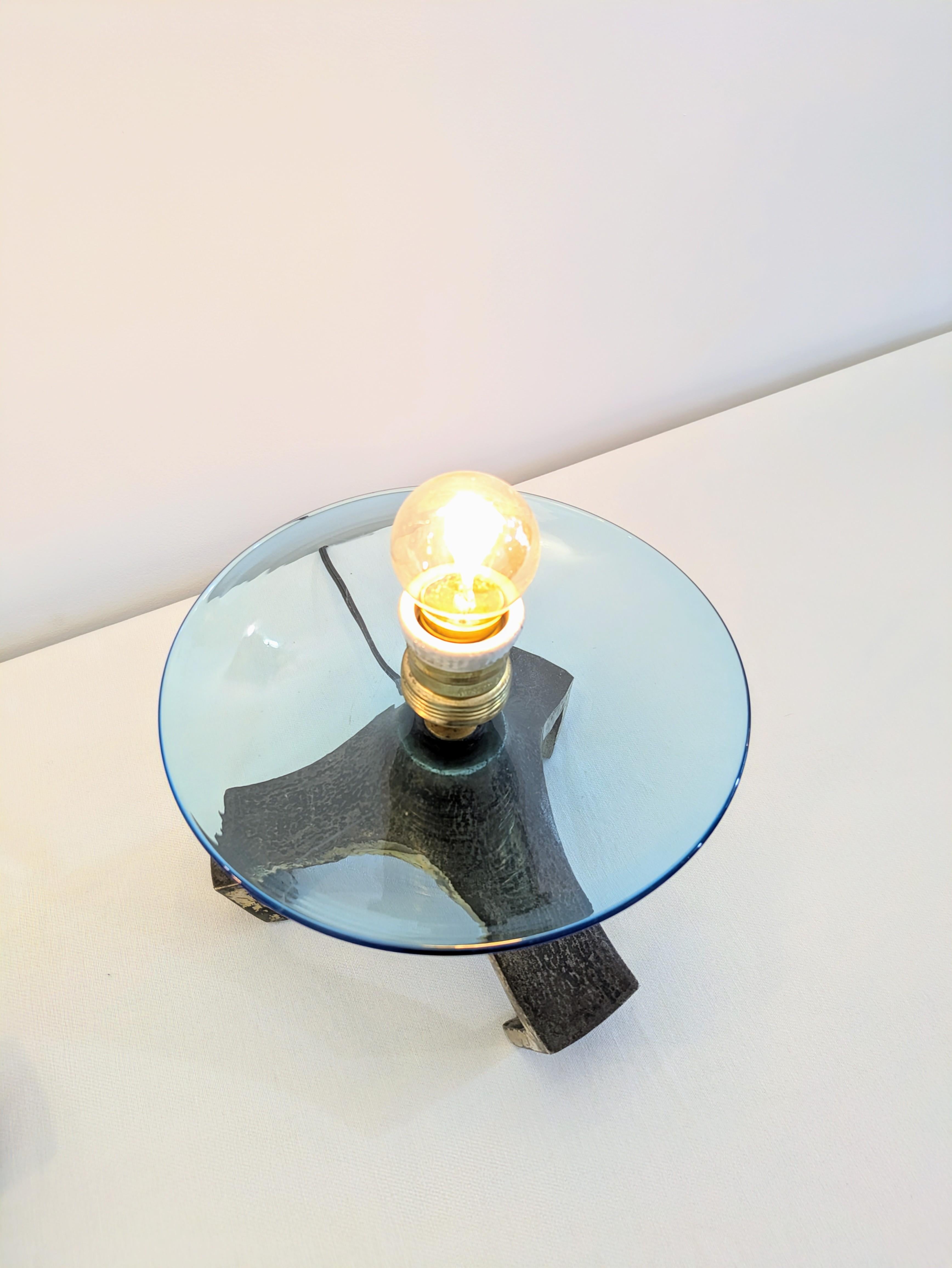 Paire de lampes de table en verre de Murano bleu et base en fonte argentée, Italie, années 1970 en vente 1