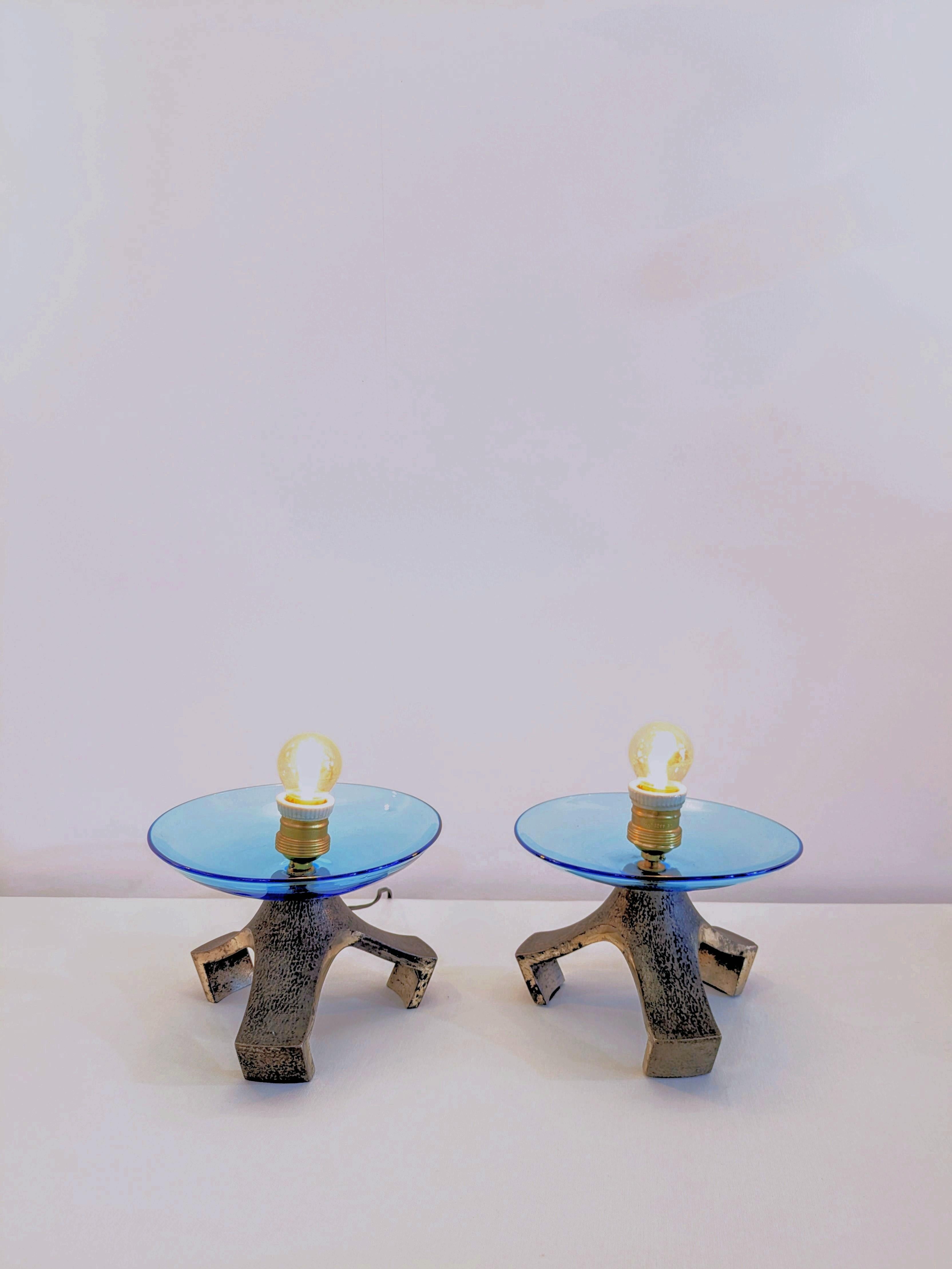 Paire de lampes de table en verre de Murano bleu et base en fonte argentée, Italie, années 1970 en vente 3