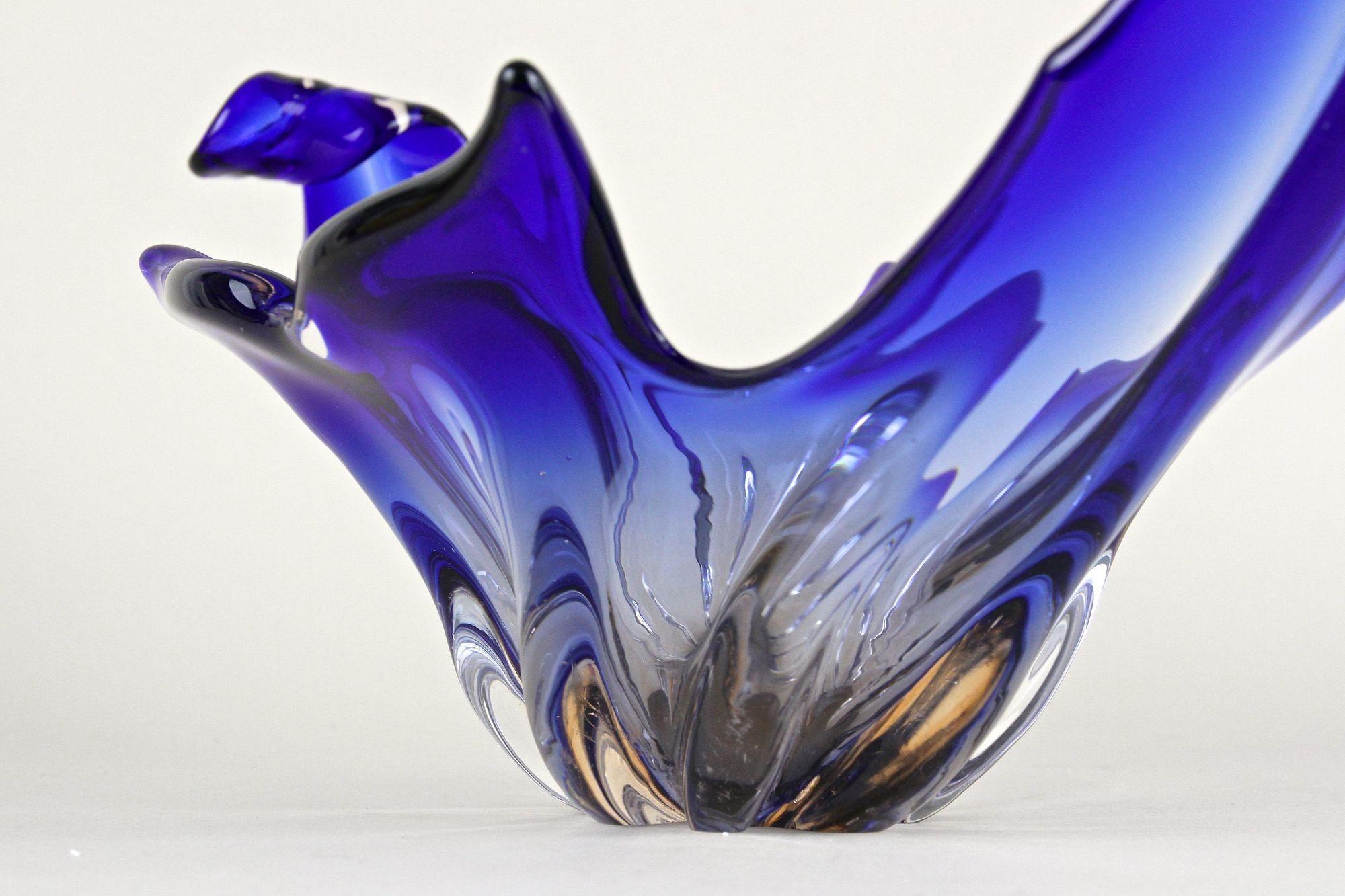 Blue Murano Glass Bowl - Mid-Century Modern, Italy circa 1960/70 For Sale 5