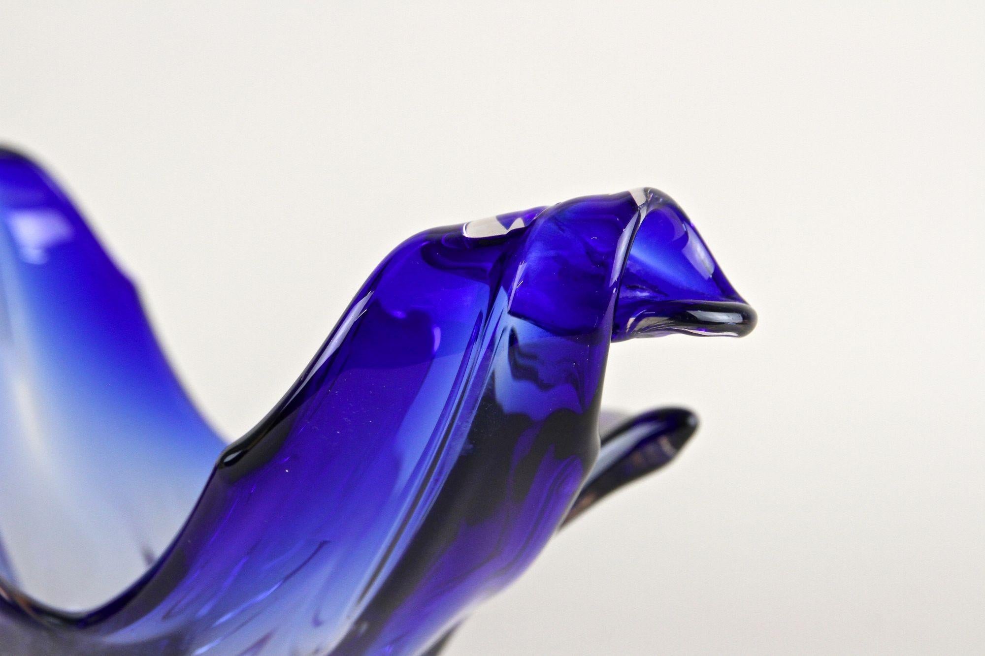 Cuenco de cristal de Murano azul - Moderno de mediados de siglo, Italia circa 1960/70 en Bueno estado para la venta en Lichtenberg, AT