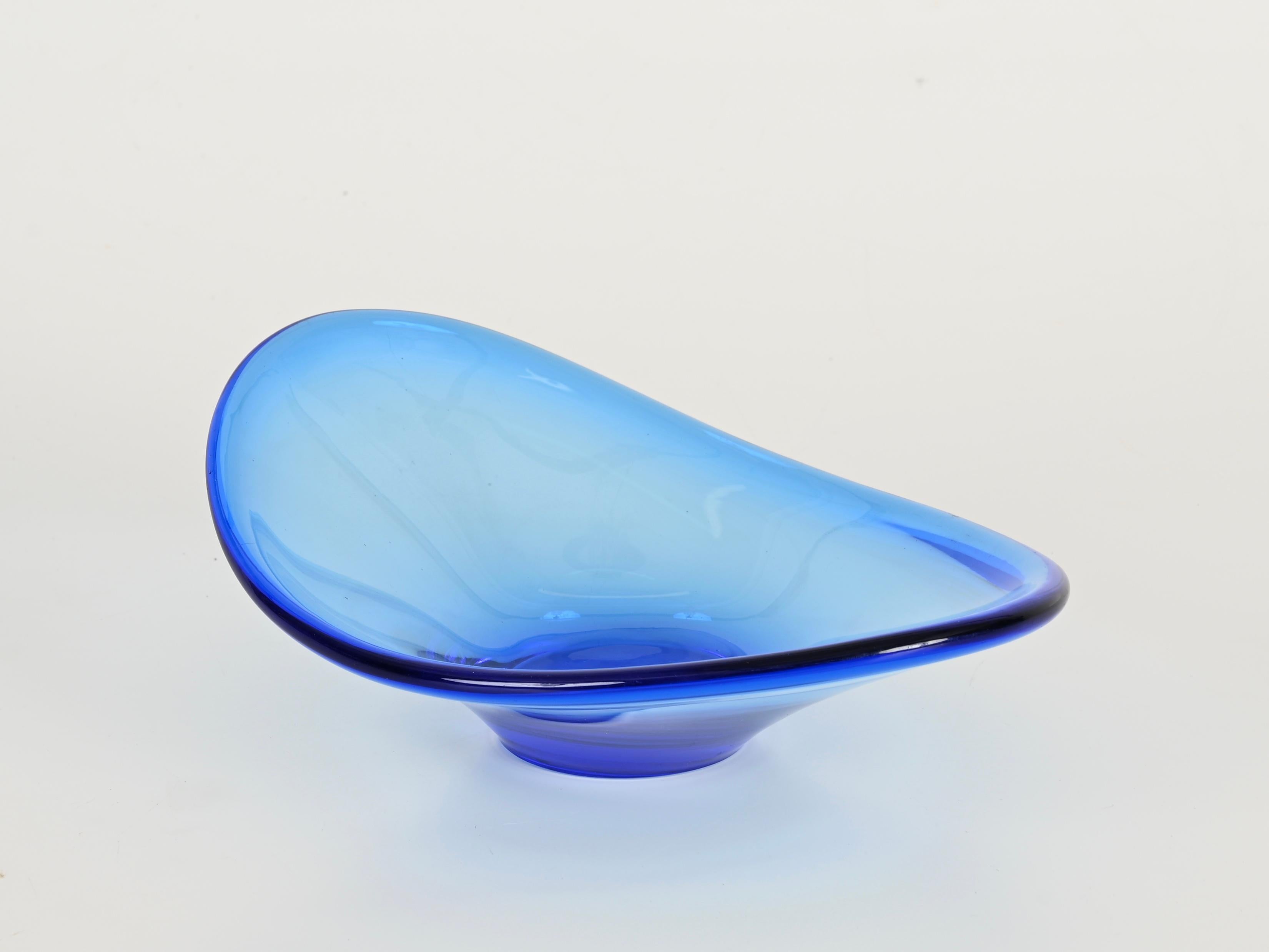 Cuenco o vaciabolsillos de cristal de Murano azul, estilo Fontana Arte, Italia Años 60 en venta 2
