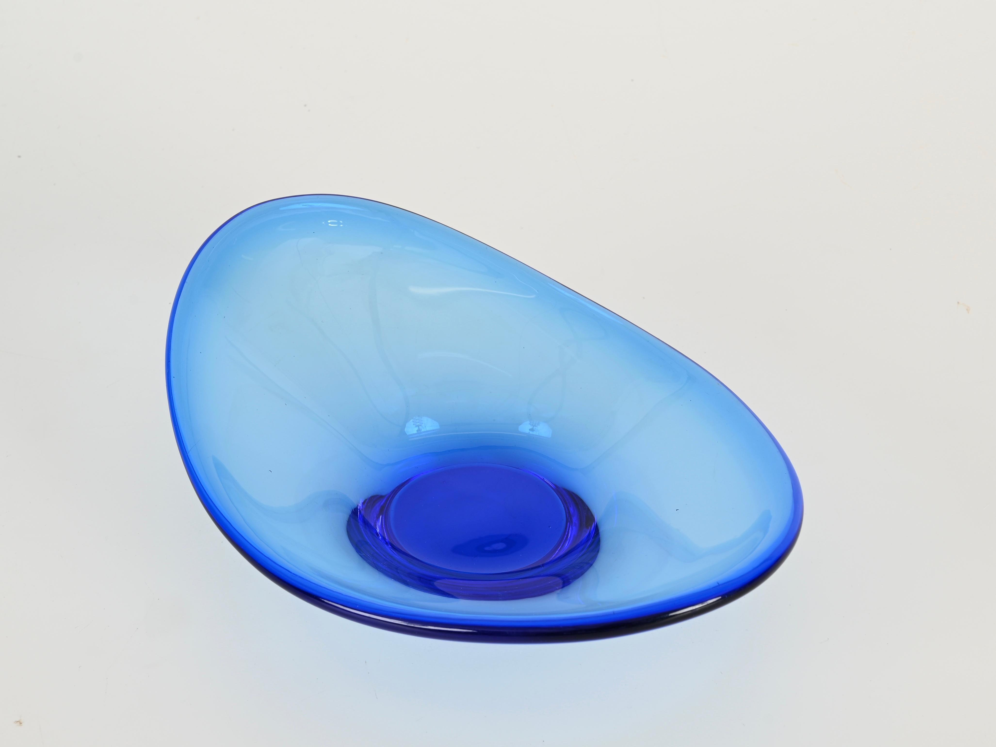 Cuenco o vaciabolsillos de cristal de Murano azul, estilo Fontana Arte, Italia Años 60 en venta 3